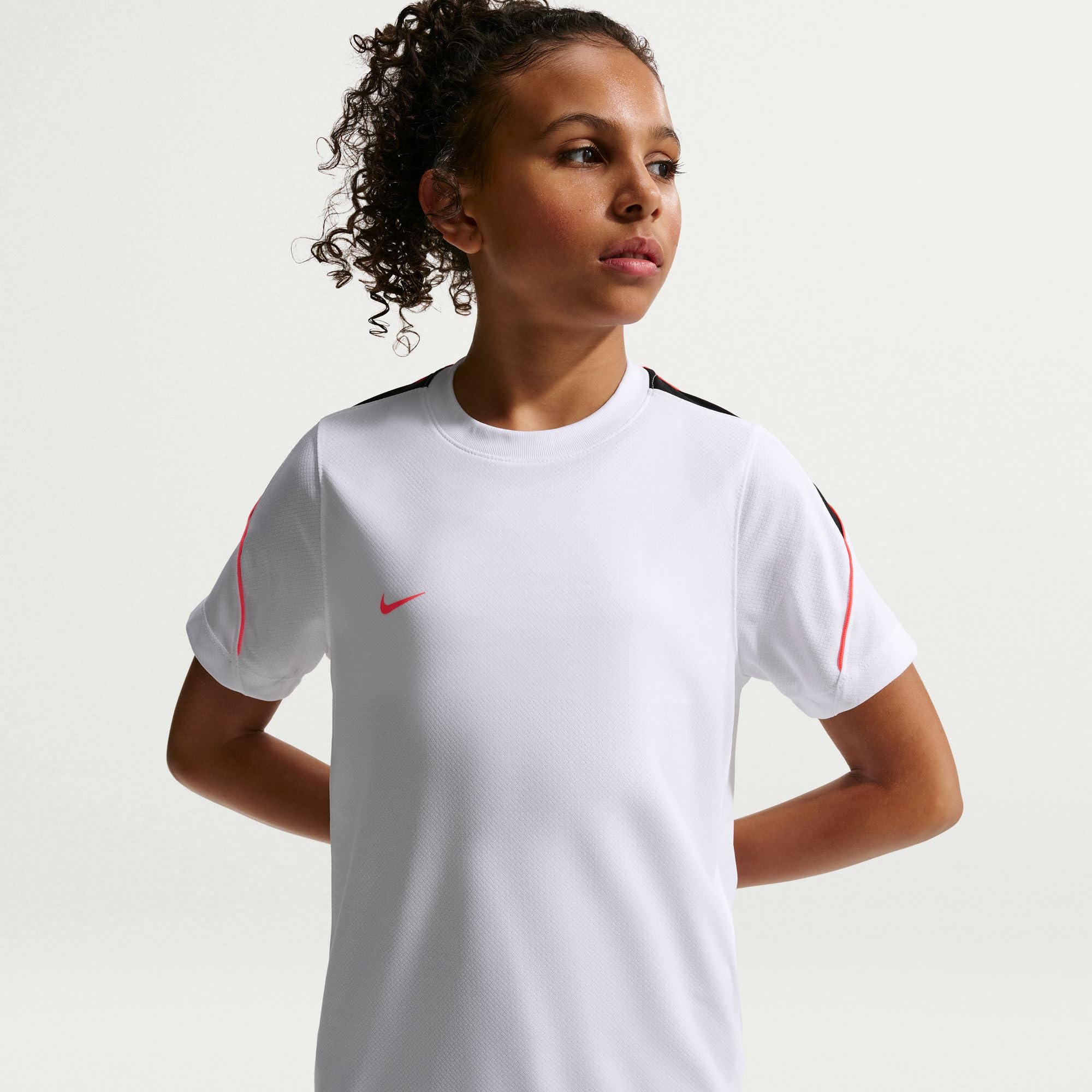 NIKE Top piłkarski z krótkim rękawem Uniseks - dzieci Nike Strike Dri-fit Kurzarm-fußballoberteil Für Ältere Kinder