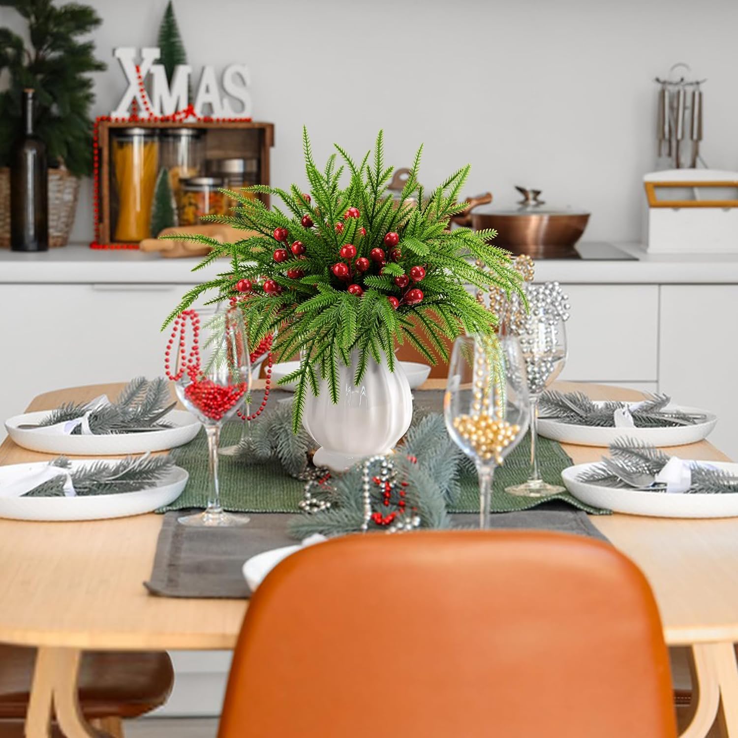 KKSTY Lot De 30 Tiges De Pin Norfolk Au Toucher Réaliste De 38,1 Cm, Branches D'aiguilles Artificielles à Feuilles Persistantes, Faux Feuillage Pour Guirlande De Noël, Couronne, Loisirs Créatifs