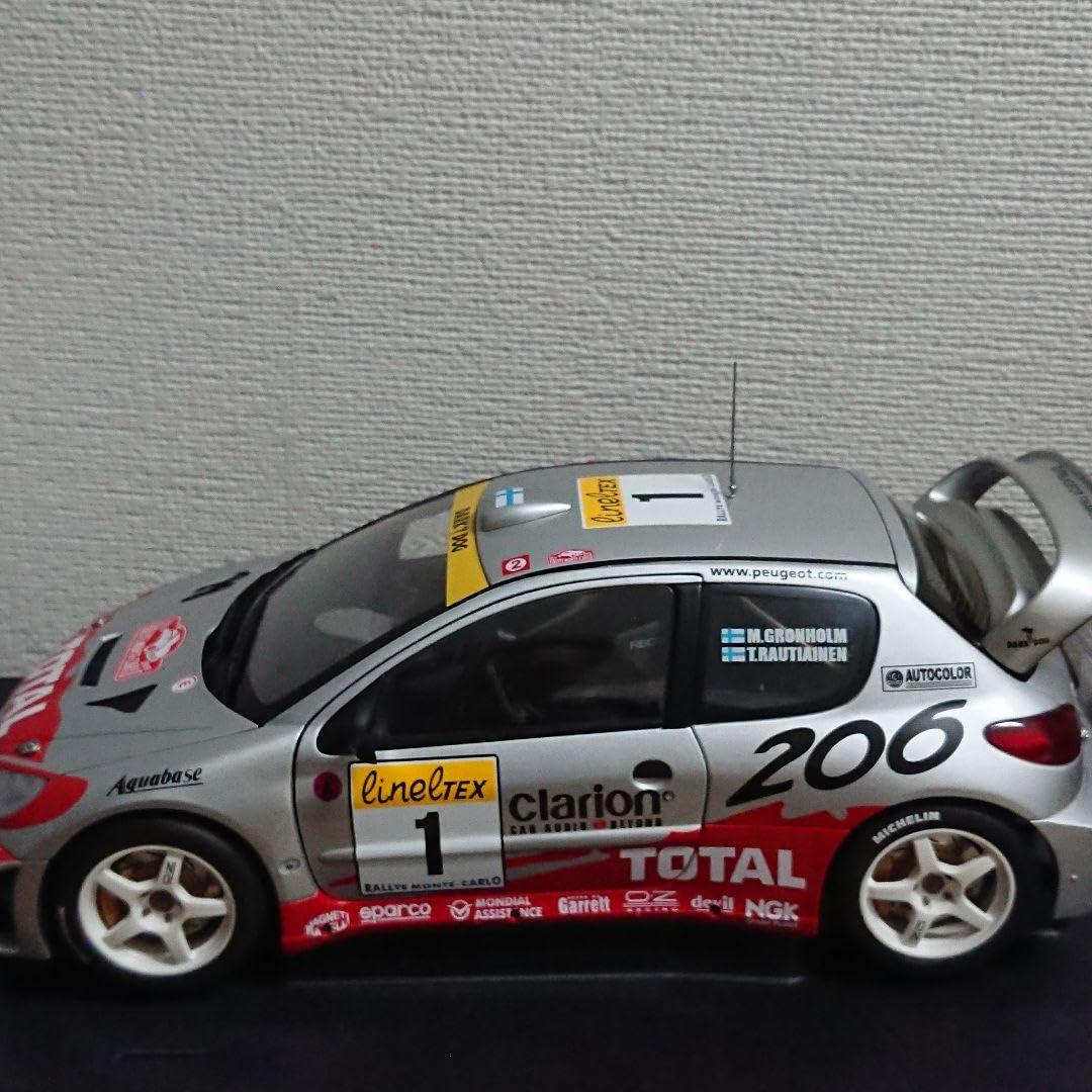Amazon.co.jp: 絶版1/18オートアート プジョー206WRC : おもちゃ