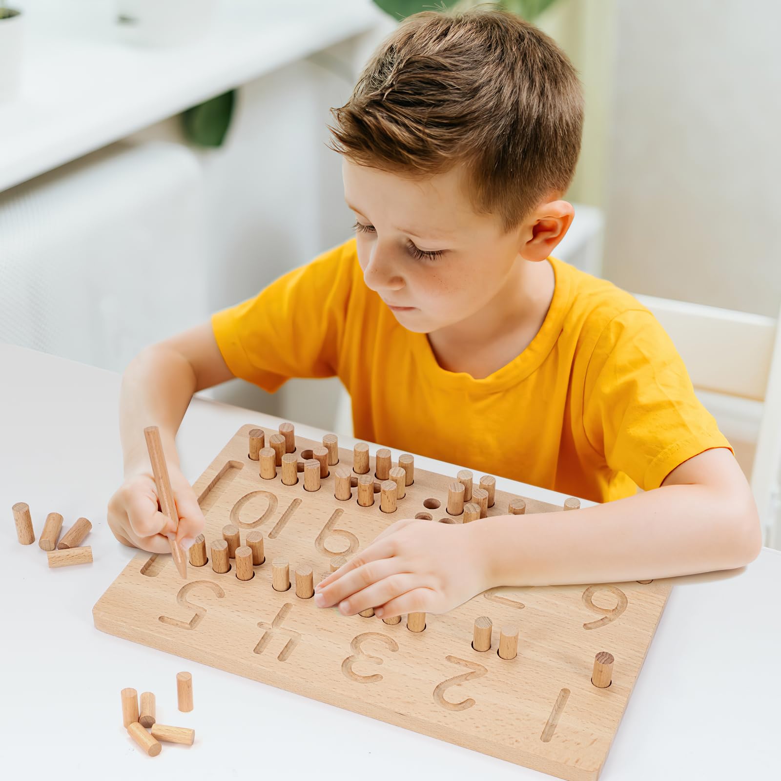 Photo Libre De Droit De Petite Fille Dapprentissage Nombres Et Formes