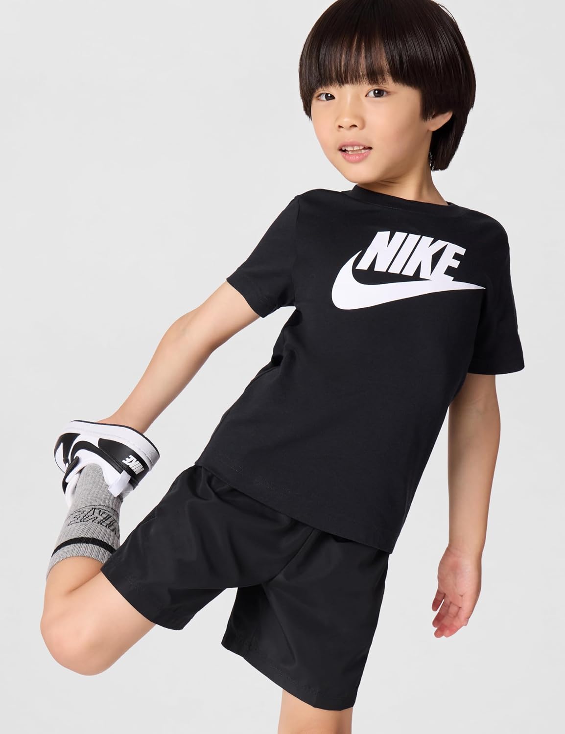 Nike Kids' Sportswear Club T-Shirt (Large Swoosh Logo)