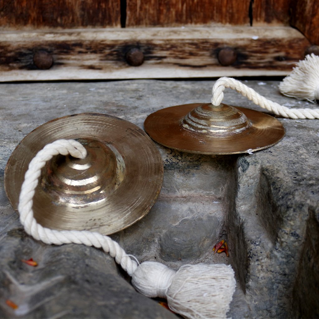DeKulture Handmade Pure Bronze Jhanjh Percussion Indian Musical Instrument Cymbal Pair Clapper Bell For Religious Ceremonies Bhajans Healing Yoga Meditation, 5 Inch Diameter 2