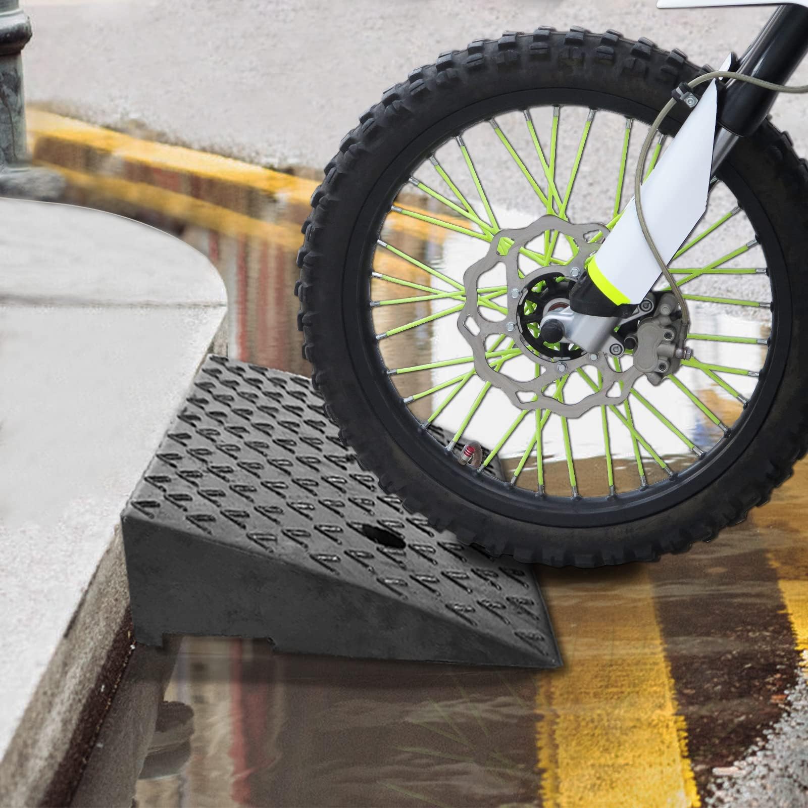 XMTECH Juego de 2 rampas de goma para bordillos, 10,5 cm de alto, rampa para silla de ruedas, rampa de umbral de puerta, rampa para coche, moto, silla de ruedas, andador