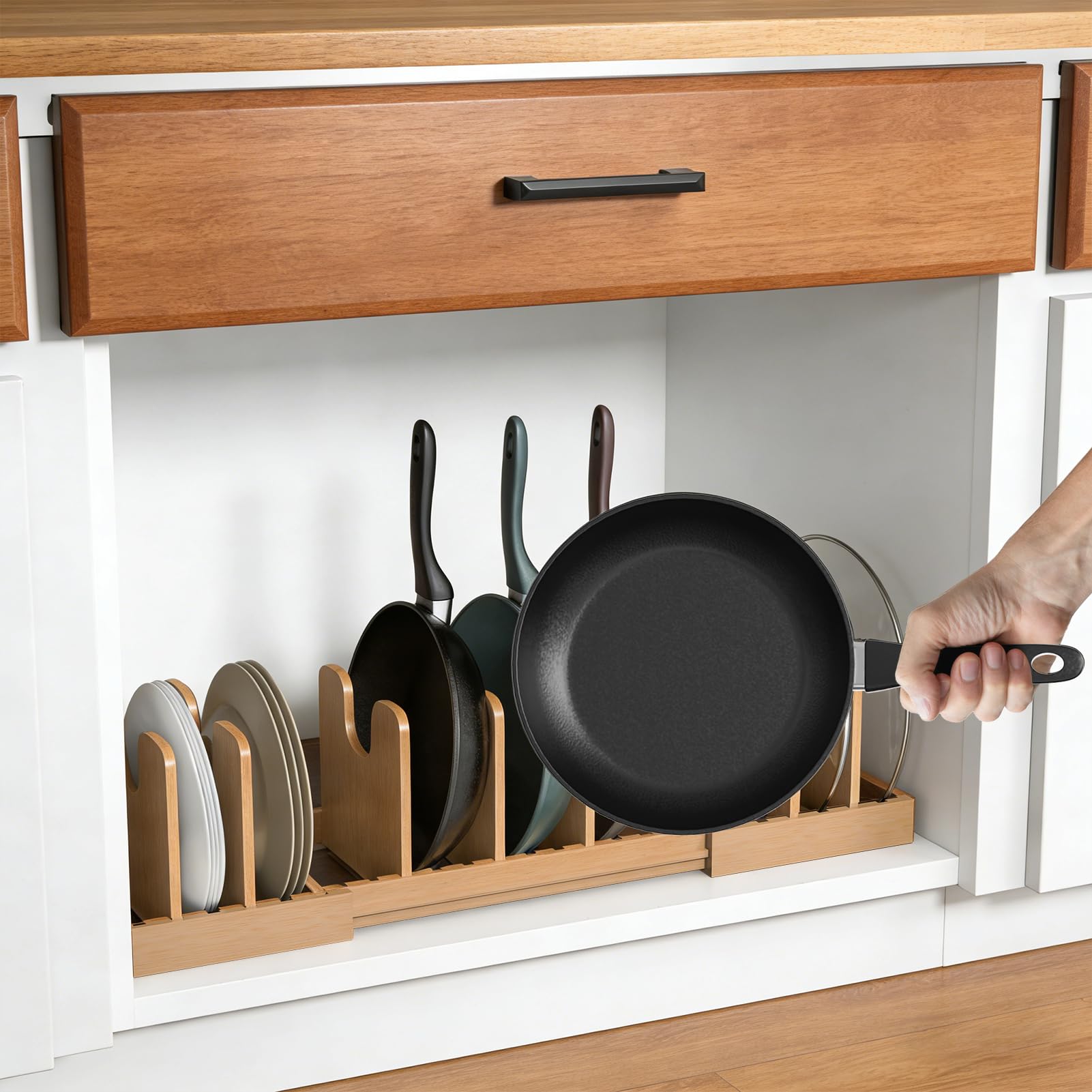 Erweiterbarer Topfdeckel-Organizer, Bambus-Topf- und Pfannen-Organizer für Unterschrank, 40,6 cm bis 71,1 cm, verstellbare Länge und 8 Trennwände