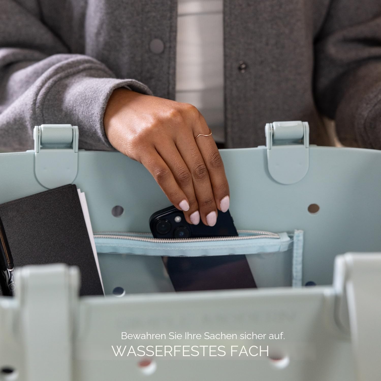 Simple Modern Strandtasche aus Gummi | Große Wasserdichte Tragetasche mit Reißverschlusstasche für Strand, Pool, Boot, Einkäufe, Sport | Getaway Bag Kollektion