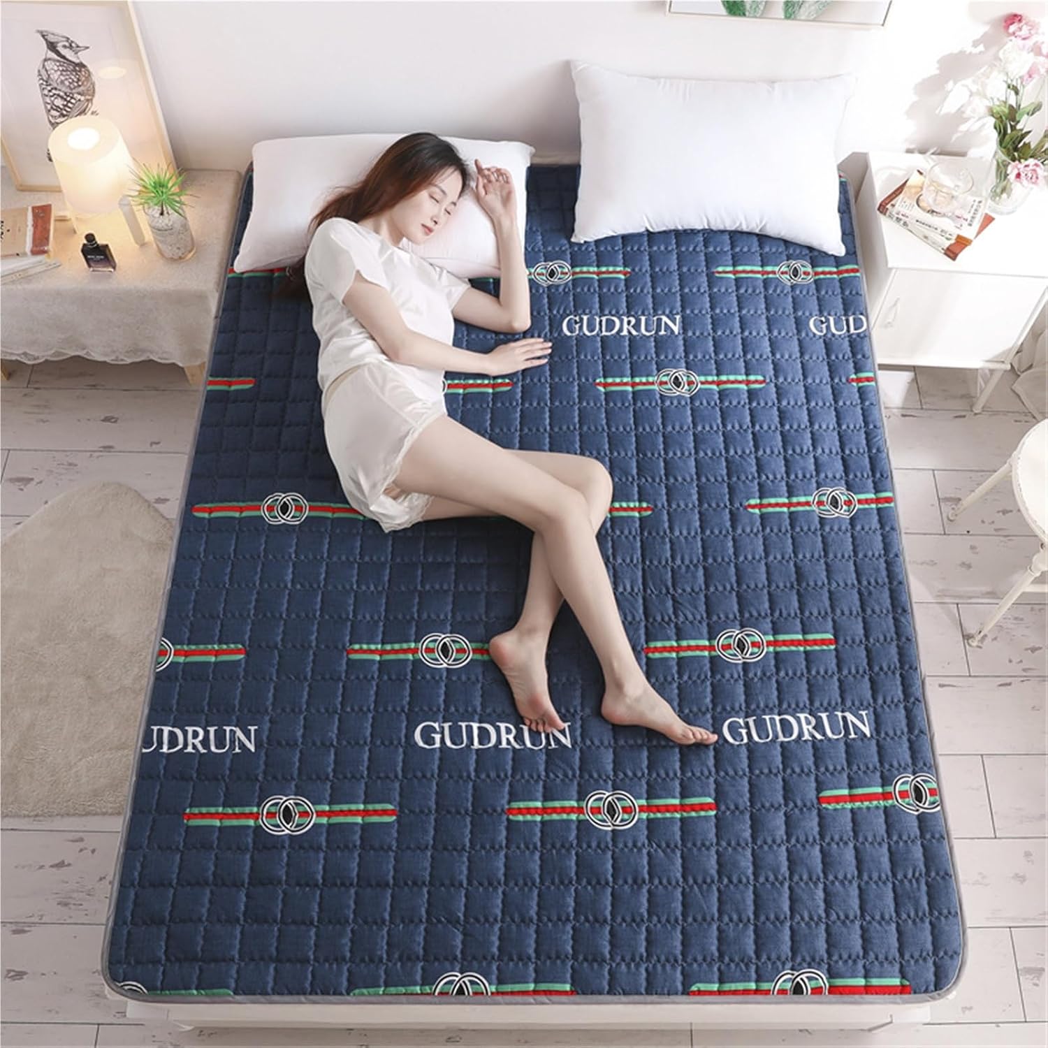 1cm Ultra-Thin Japanese Futon Mattress Foldable Polyester Tatami Floor Mat Portable Lightweight Sleeping Pad For Dorm Camping Yoga Soft Non-Slip Cartoon Style Student Bed Recliner Couch Breathable