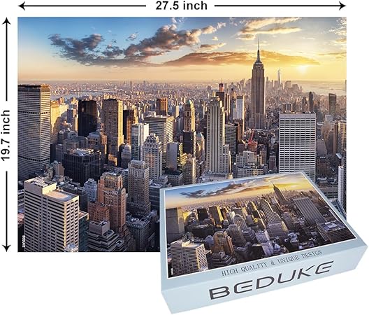 Empire State Building v čase jeho otvorenia v Manhattane v New Yorku v roku 1931. Mrakodrap mal 102 poschodí a patril medzi dominanty Fifth Avenue.