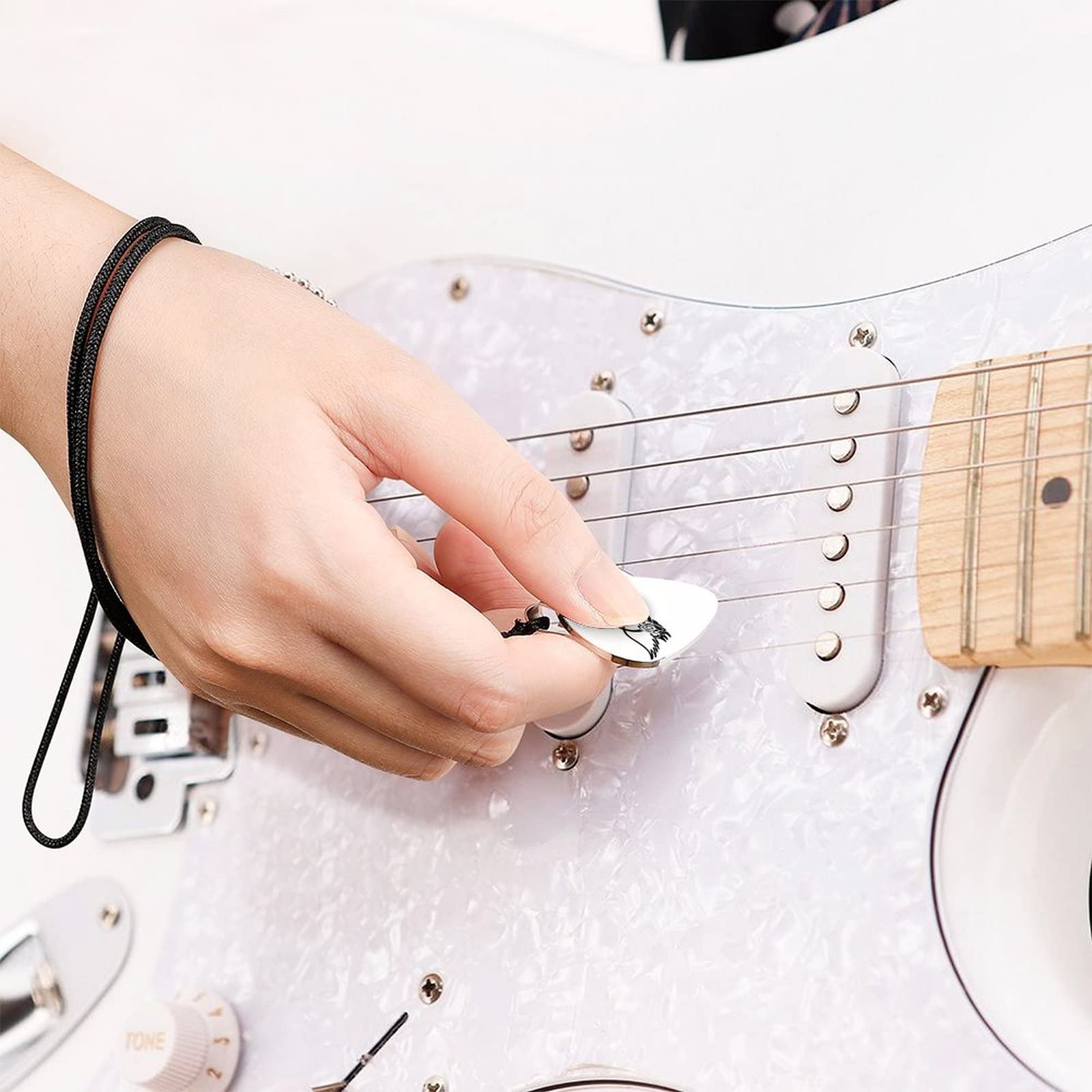 Amazon.co.jp: ギター ピック ネックレス エアロスミス