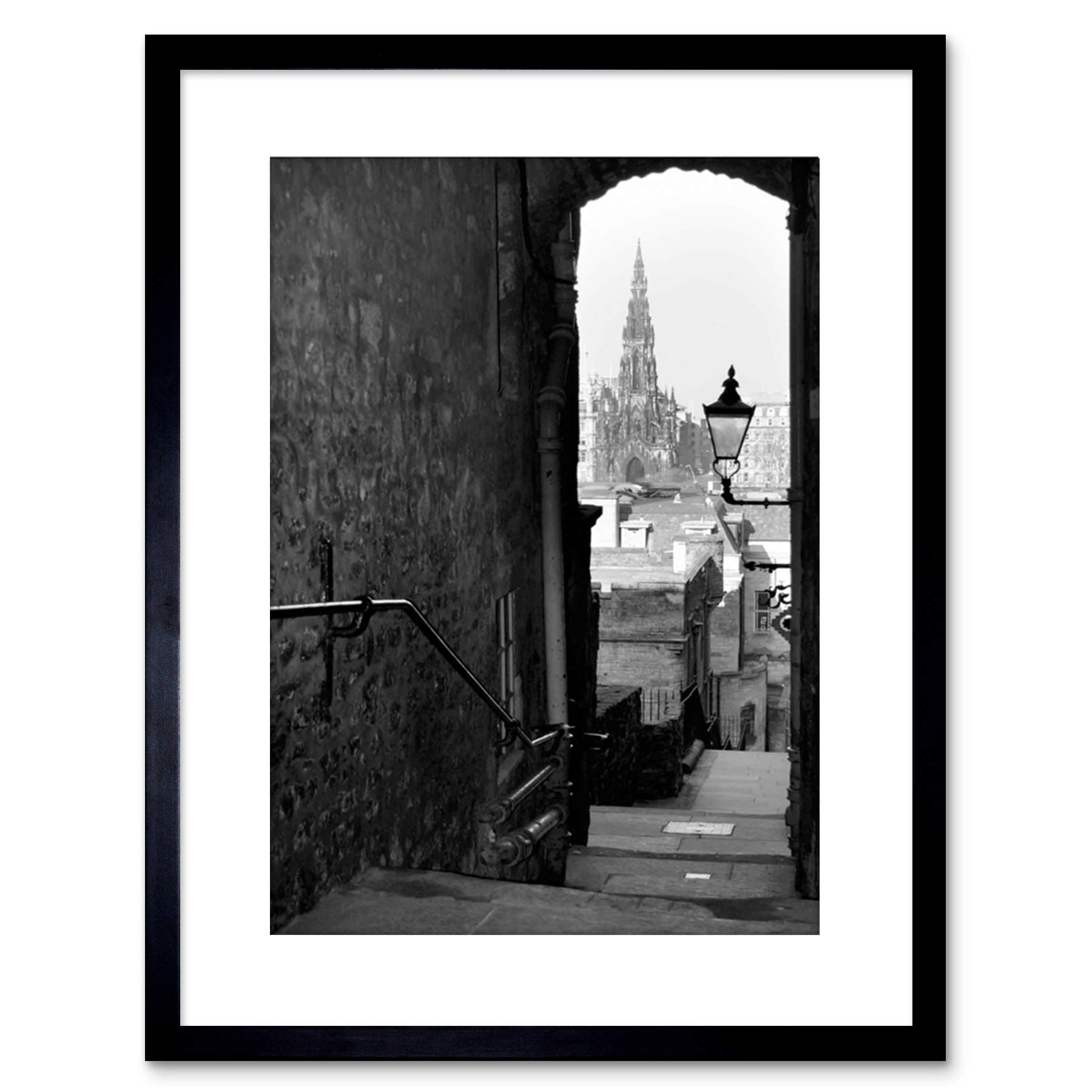 Wee Blue Coo PHOTO CITYSCAPE EDINBURGH ROYAL MILE LANE BLACK WHITE FRAMED PRINT F97X5486