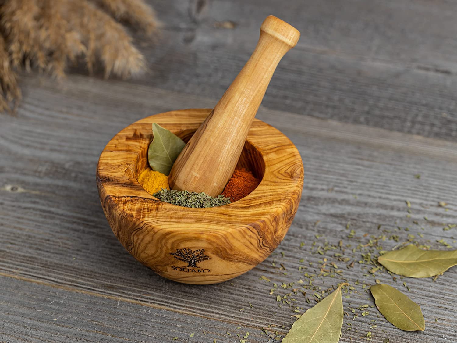 SOLTAKO Mortier et Pilon - Ensemble de Mortier et Pilon en Bois d'Olivier - Broyeur pour Poivre, Épices - Mortier Africain - Bois d'Olivier Tunisien - Cuisine Artisanale Ø env.14cm