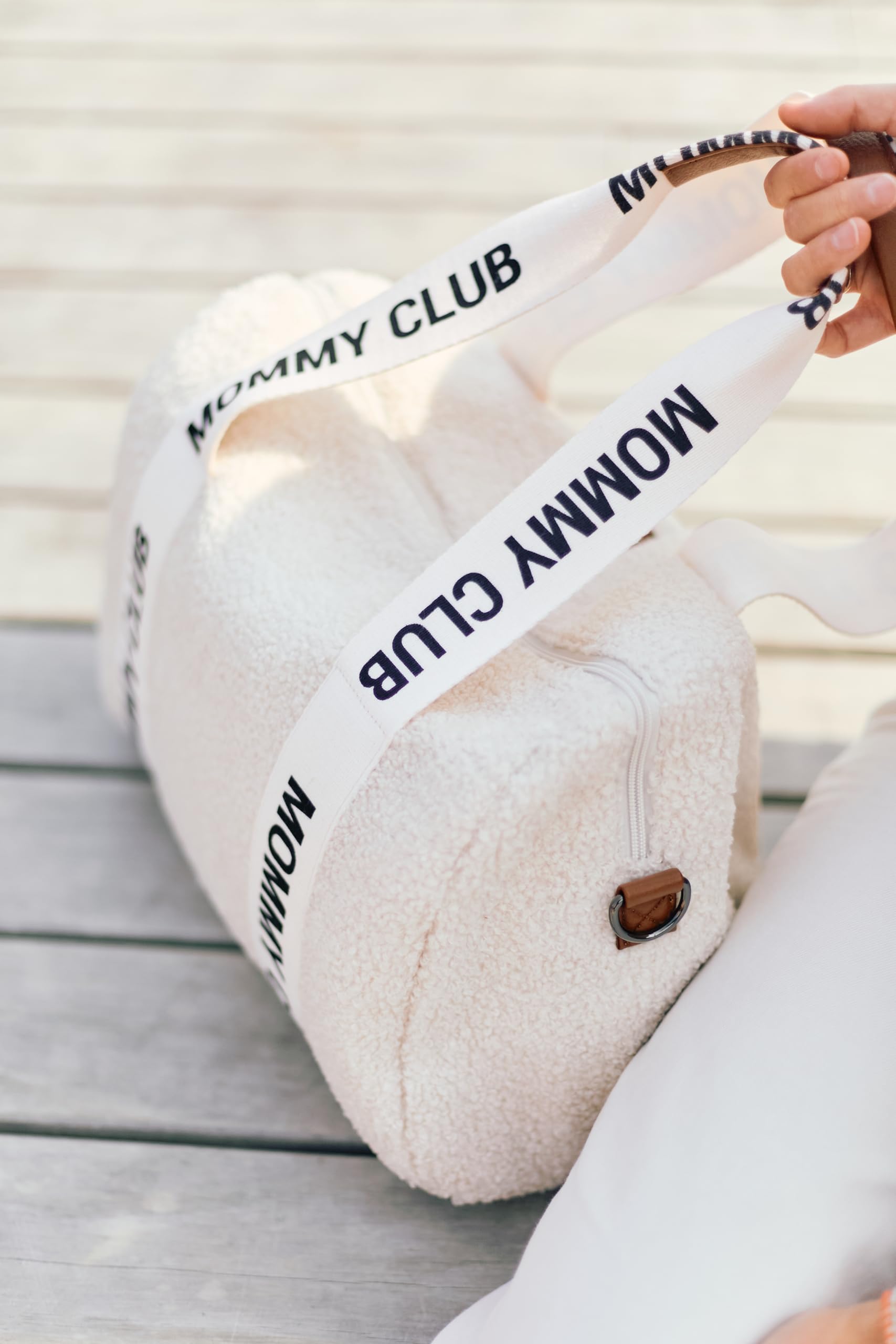 CHILDHOME, Sac A Langer Bebe, Mommy Bag, Matelas a langer bebe Inclus, Nombreux Rangements, Attaches poussette, Bandoulière, Cuir Vegan, 22L, Mommy Club Signature, Teddy White