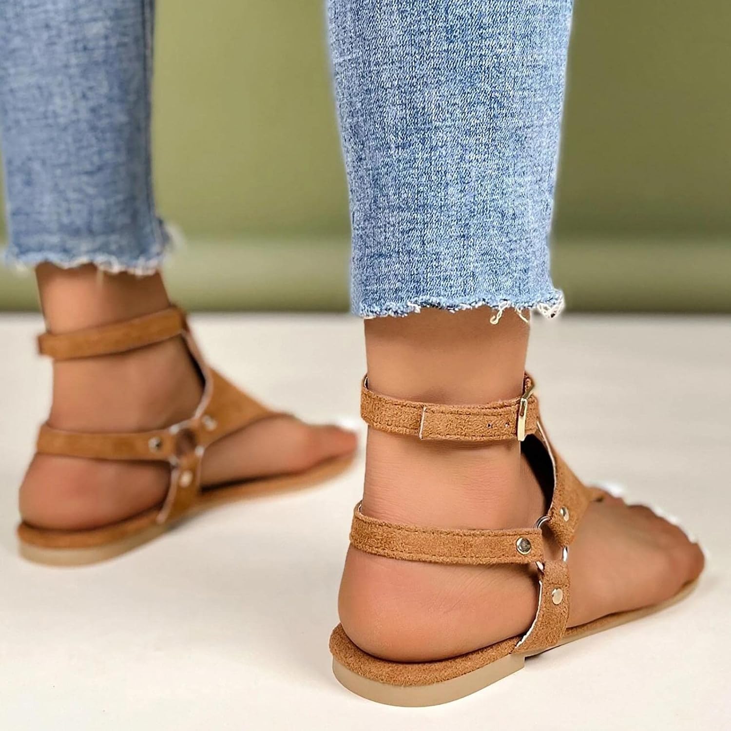 Dressy Thong Sandals for Women Open Toe Shoes Flat Beach Sandals Buckle Ankle Strap Casual Summer Retro Gladiator Sandals