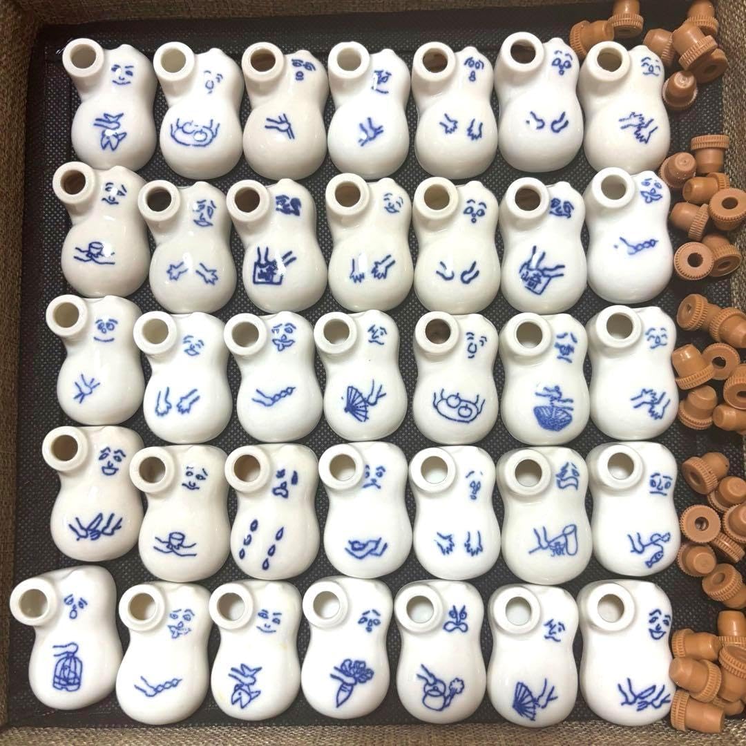 シュウマイの醤油入れ130個35年集めました。大の非売品もお売りします。 シュウマイの醤油入れ130個35年集めました。大の非売品もお売り