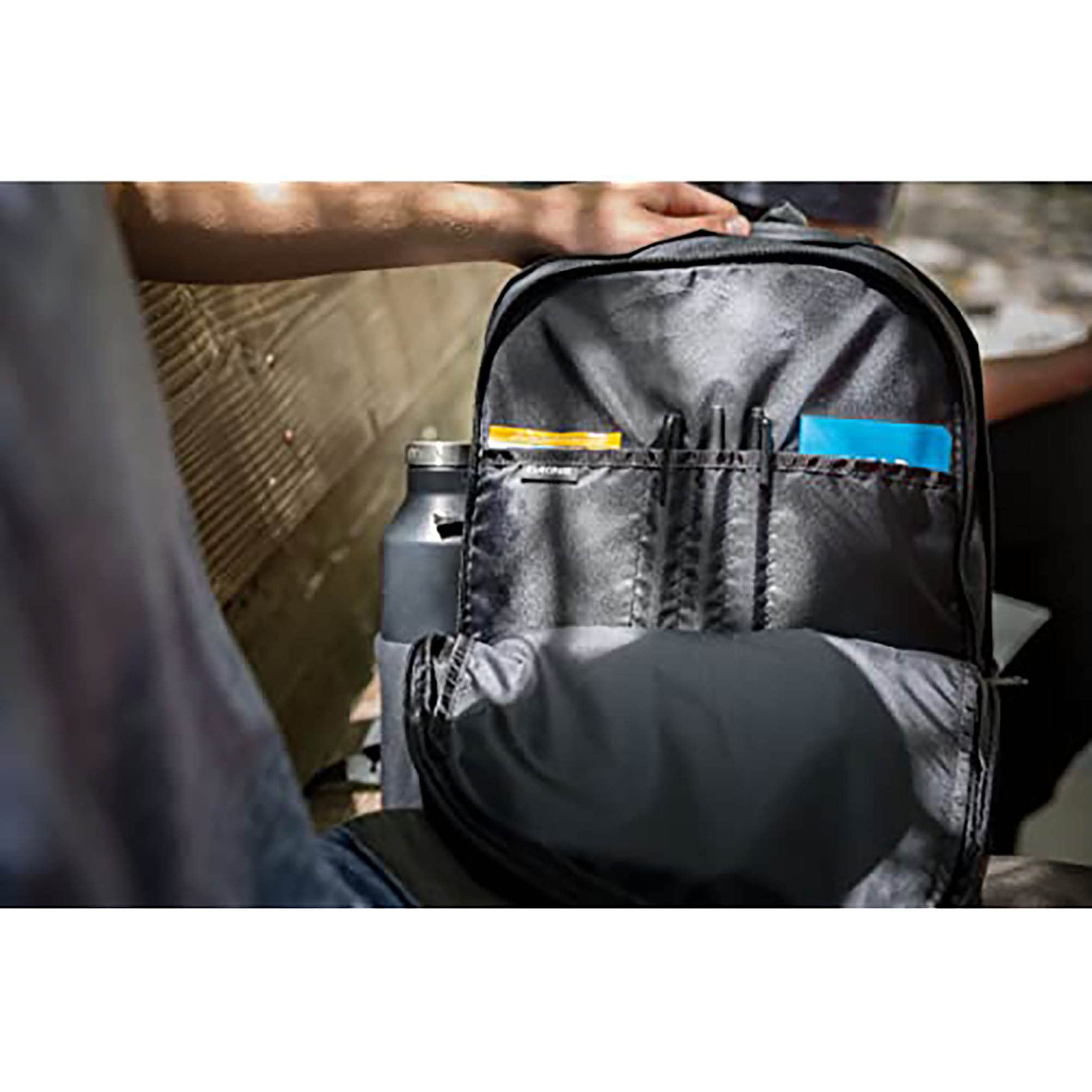 Dakine Sac à dos Essentials Pack, 22 litres, poche ordinateur portable, dos matelassé en mousse et bretelles en matériau respirant - Sac à dos robuste pour l’école et l’université