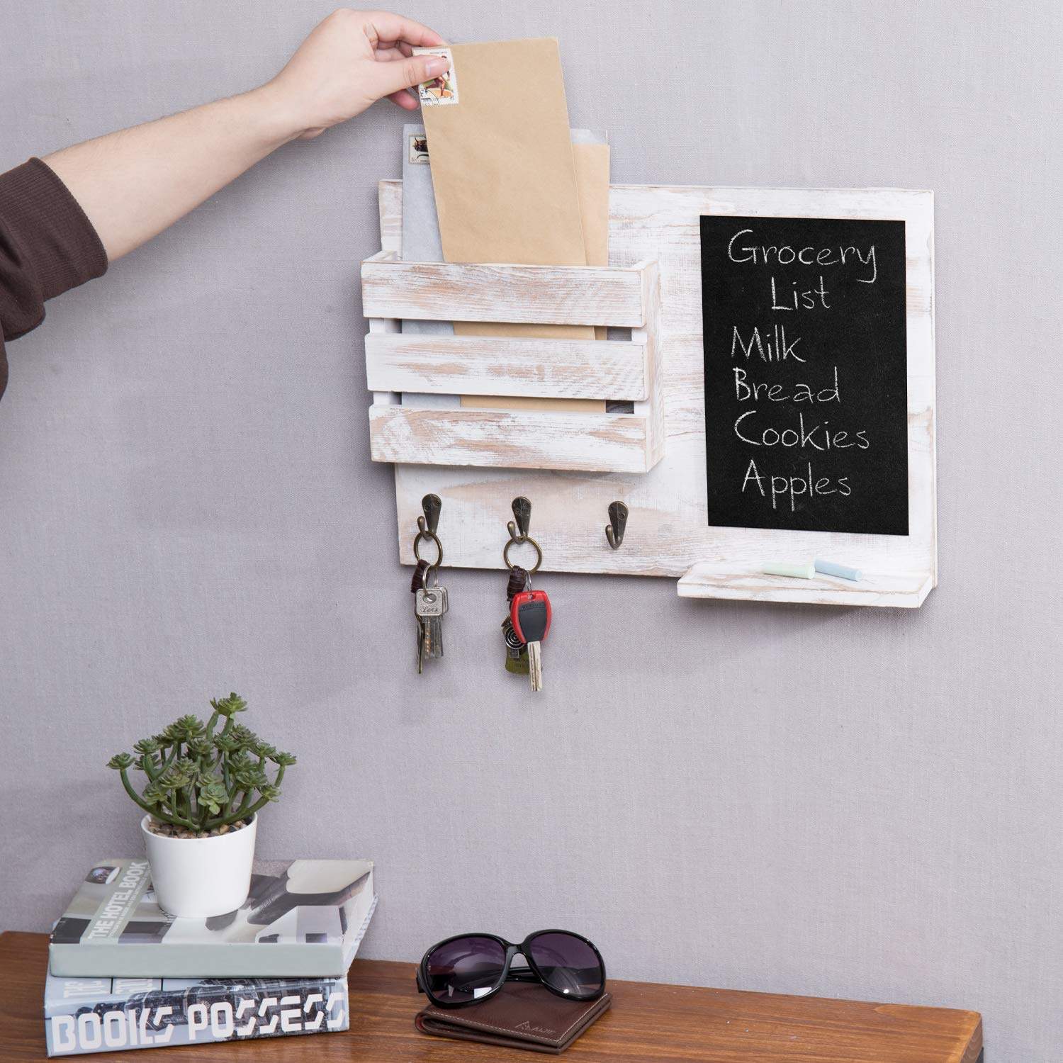 MyGift Shabby Whitewashed Postale da Parete in Legno con Lavagna, 3 Ganci per Chiavi e Ripiano