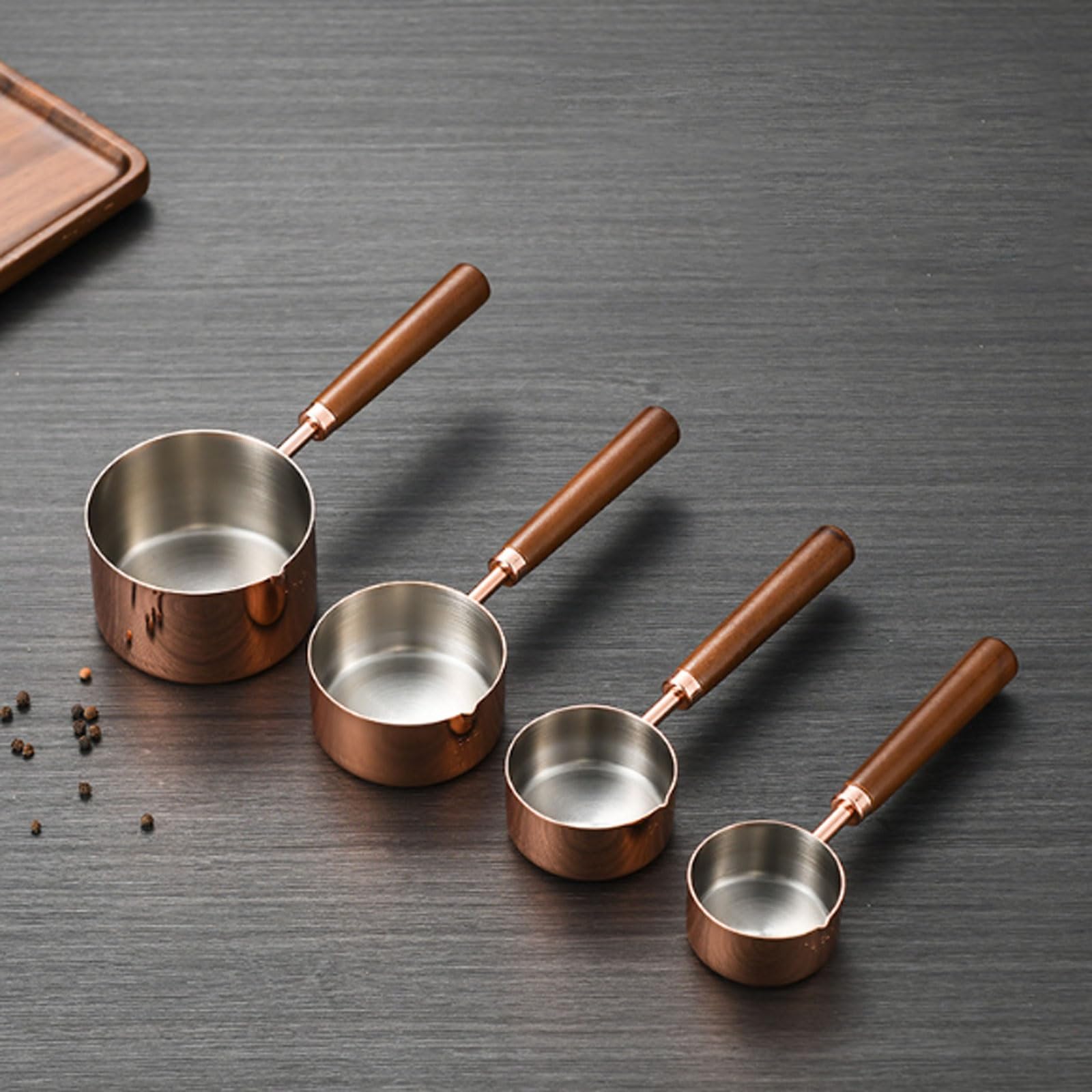 Juego de 4 tazas medidoras de acero inoxidable 304 con mango de madera, for hornear y preparar café, sin goteo.(3.6cm)