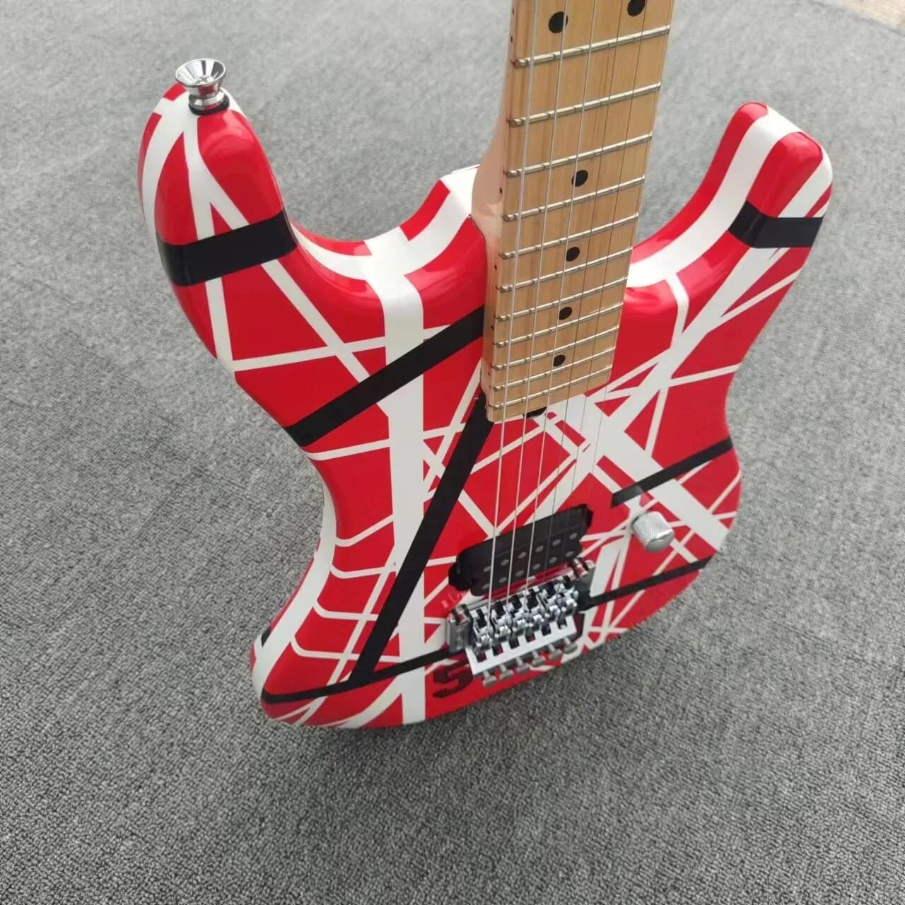 Amazon | JVAN カスタムエレキギター、アルダーボディ、クラシックな赤