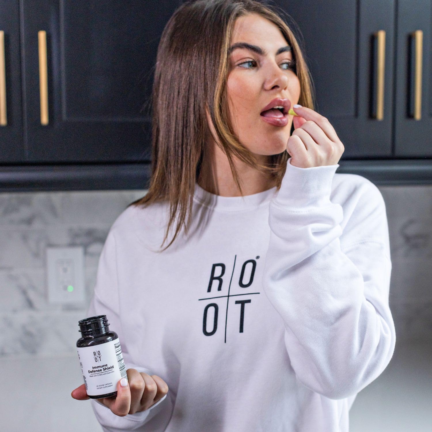 ROOT Wellness Immunabwehr-Schild | Vitamine & Mineralstoffe | 60 Kapseln | Nahrungsergänzung mit Vitaminen, Mineralstoffen, Enzymen und Quercetin in praktischen Kapseln.
