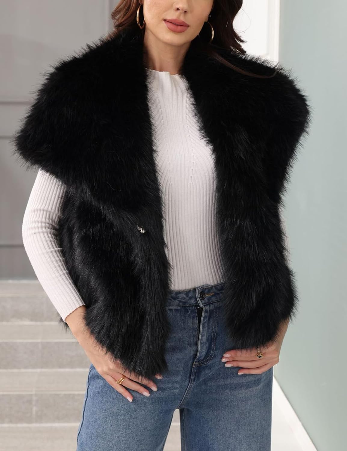 Gihuo Women' s Faux Fur Vest Lapel Collar Sleeveless Furry Jacket Shaggy Jackets Warm Outerwear - Image 4