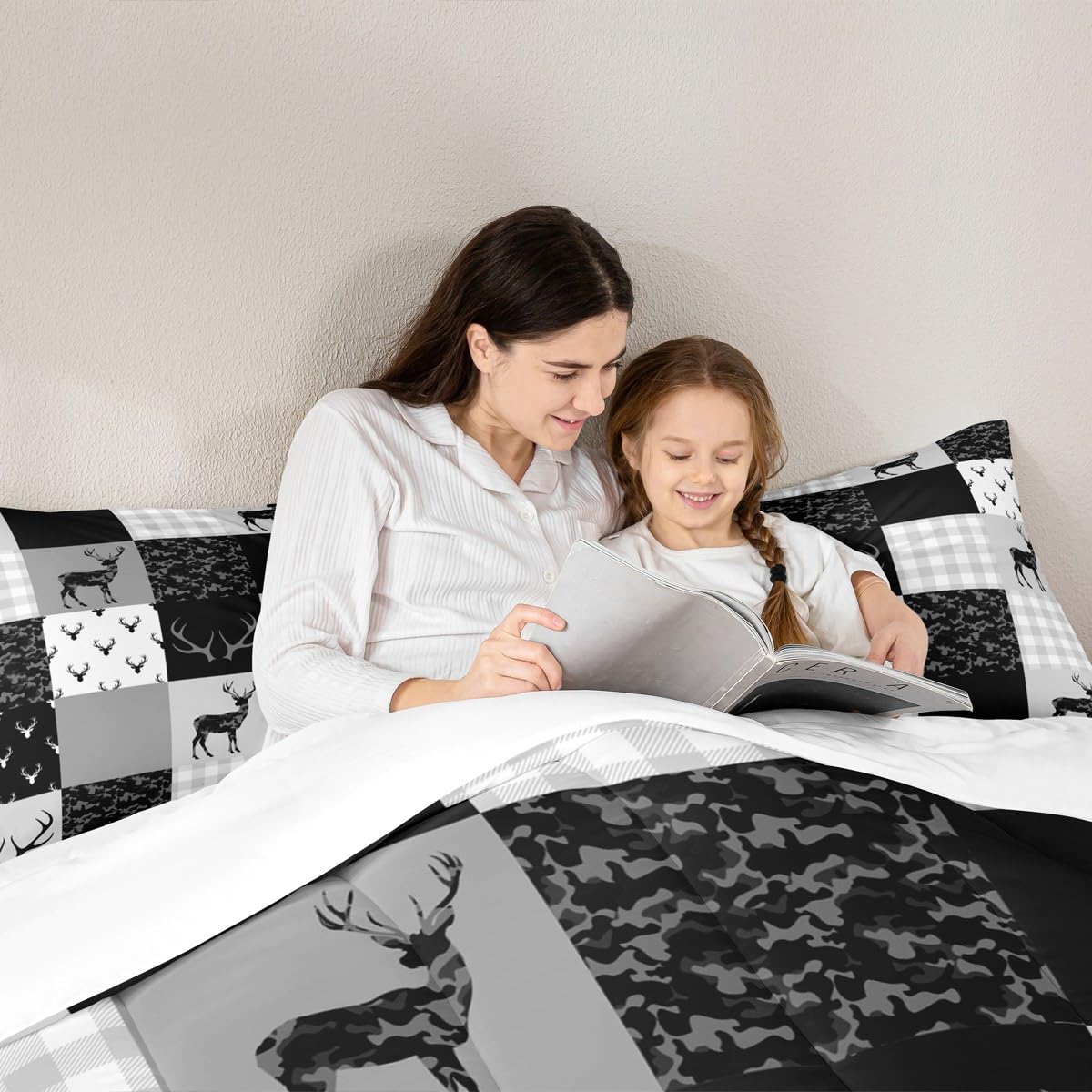 Manfei Camo Deer Comforter Set Queen Size, Black Grey Camouflage Bedding Set 3pcs for Kids Boys Teens Bedroom Decor, Wild Animal Reindeer Antlers Print Quilt Set with 2 Pillowcases