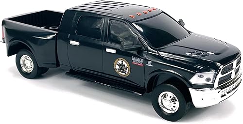 Big Country Toys AMT - Camión coleccionable para adultos, Yellowstone Kayce Dutton, camión coleccionable realista a escala 1:20 Ram 3500