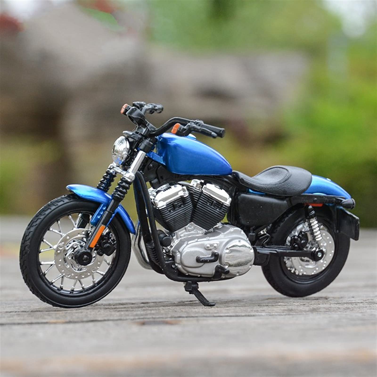 SEYXF Motorbike Toy 1:18 for Harley for Davidson 2012 XL 1200N Die Cast Vehicles Collectible Hobbies Motorcycle Model Toys