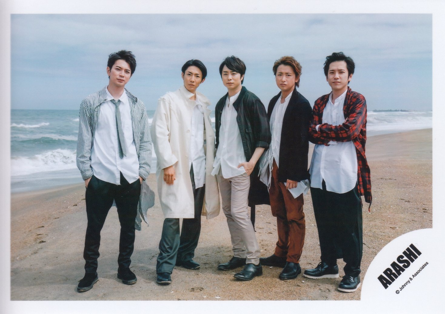 Amazon.co.jp: ARASHI 嵐 公式 生 写真 （集合）ARA00064 : おもちゃ