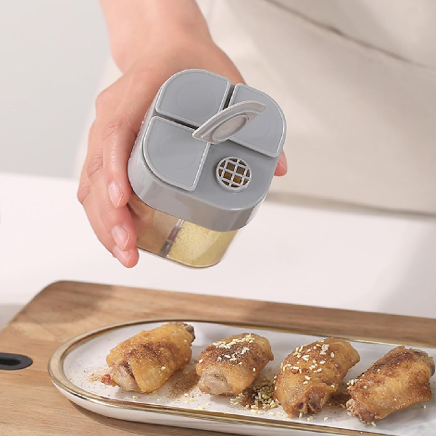 Portable Spice Dispenser 2-Pack, 4 in 1 Travel Spice Shaker, Clear