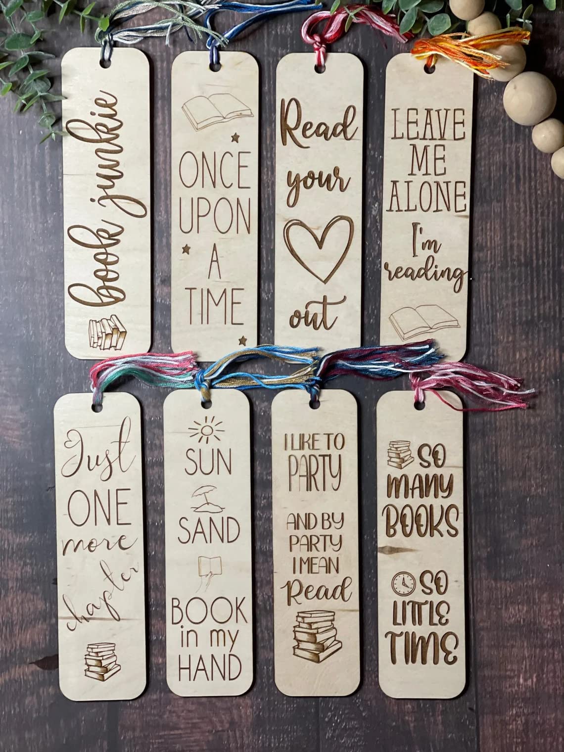 Wooden Bookmarks Set of 8 || Bookmark with Custom Messages/Optional Personalization || Perfect Gift for Book Readers & Book Lovers || Bookmark in a Handcrafted Wooden Box || (Style-1)