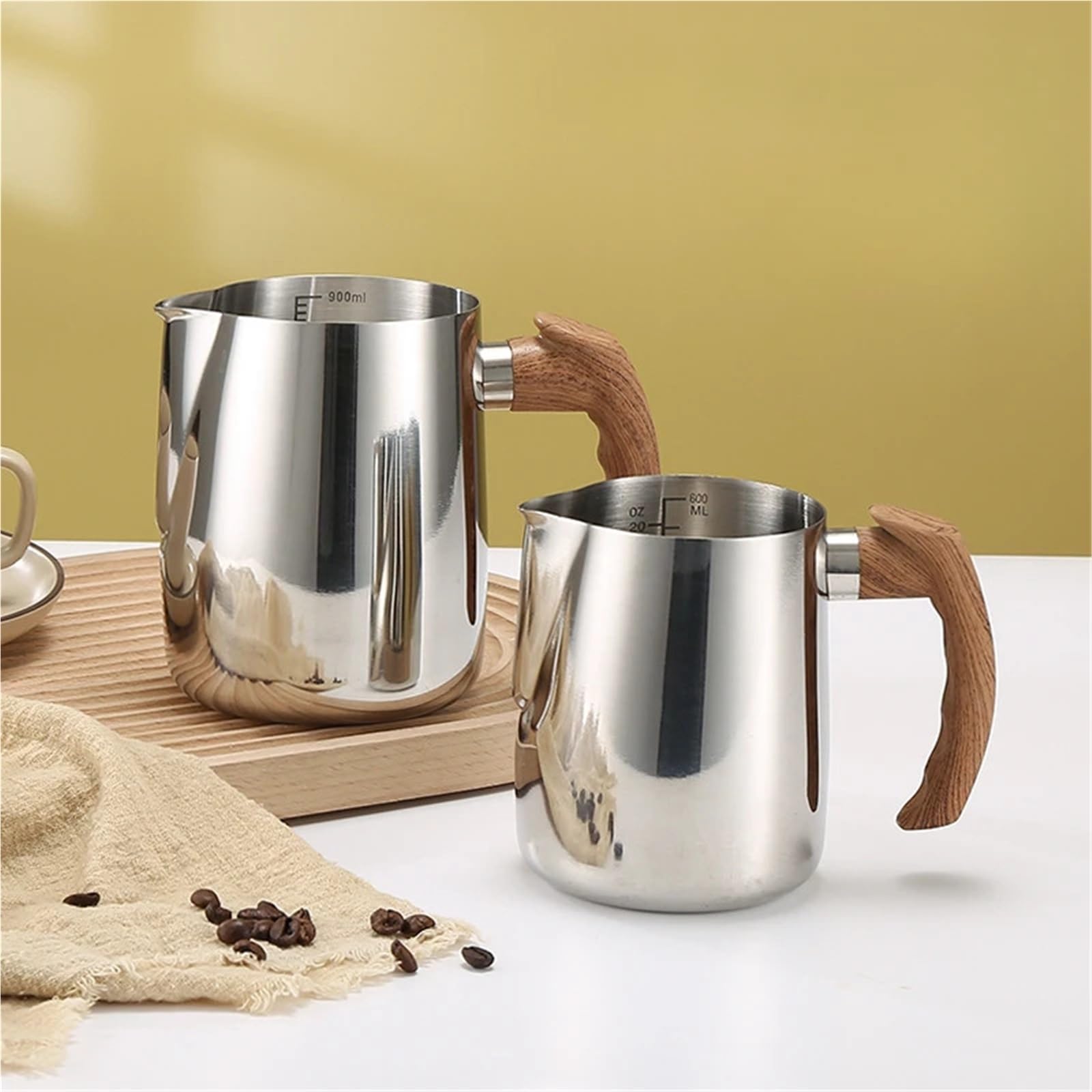 Jarra de leche antiadherente de acero inoxidable, taza de flores, jarra for espumar leche al vapor, olla for leche, taza de café expreso Para café(White,1000ml)