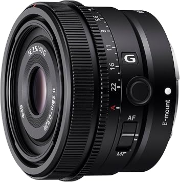عدسة Sony FE 40mm f/2.5 G ذات الإطار الكامل مثالية للتصوير الإبداعي في الشوارع والصور الشخصية واليومية