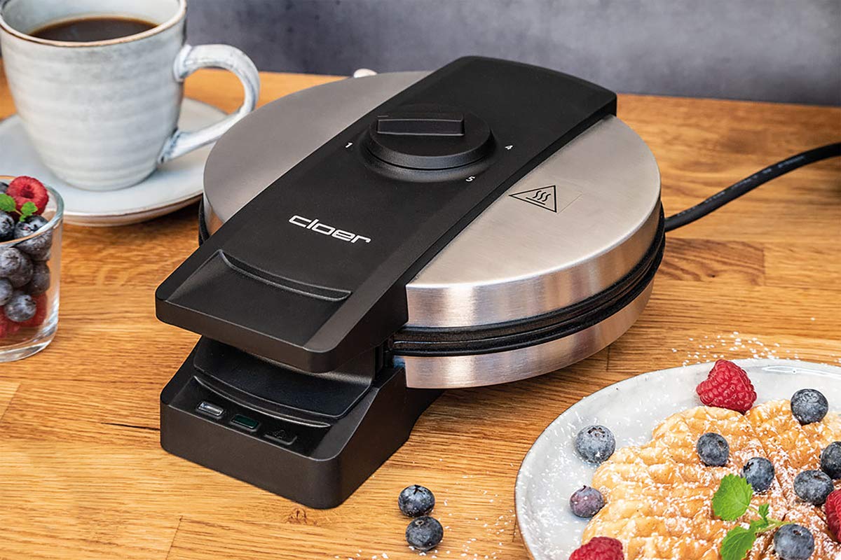 Cloer 1898 Waffeleisen Professional, zuckerresistente Doppelbeschichtung, für gewerblichen Betrieb geeignet, große Herzwaffel 16,5 cm Ø, 950 W