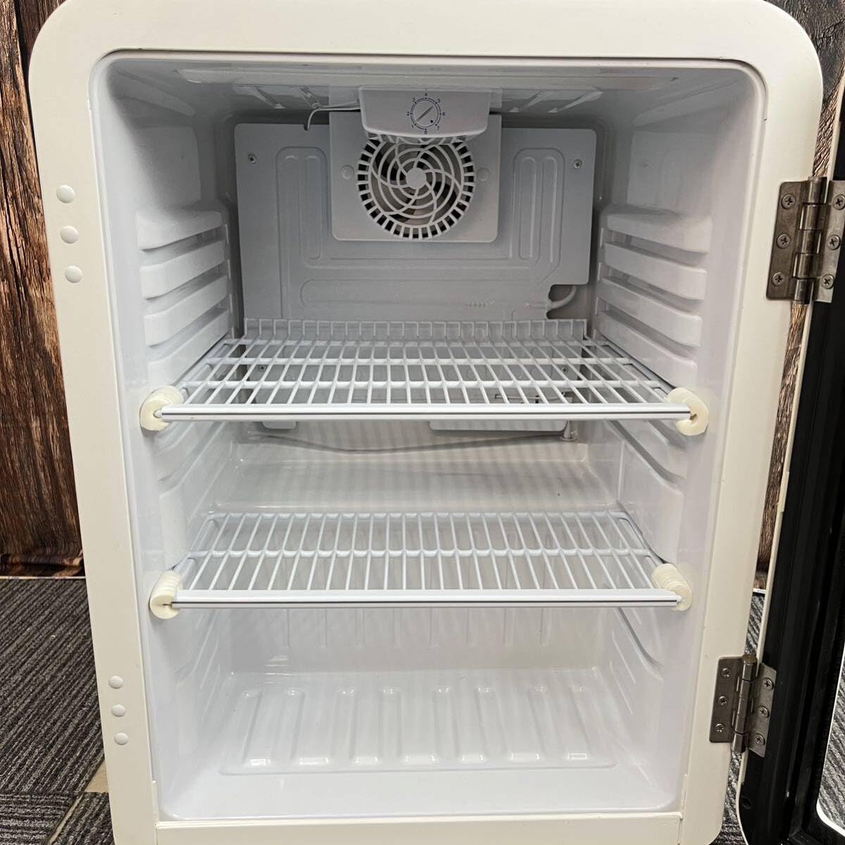 Amazon | Hijiru レトロ冷蔵ショーケース68L HJR-RK70WT ホワイト 