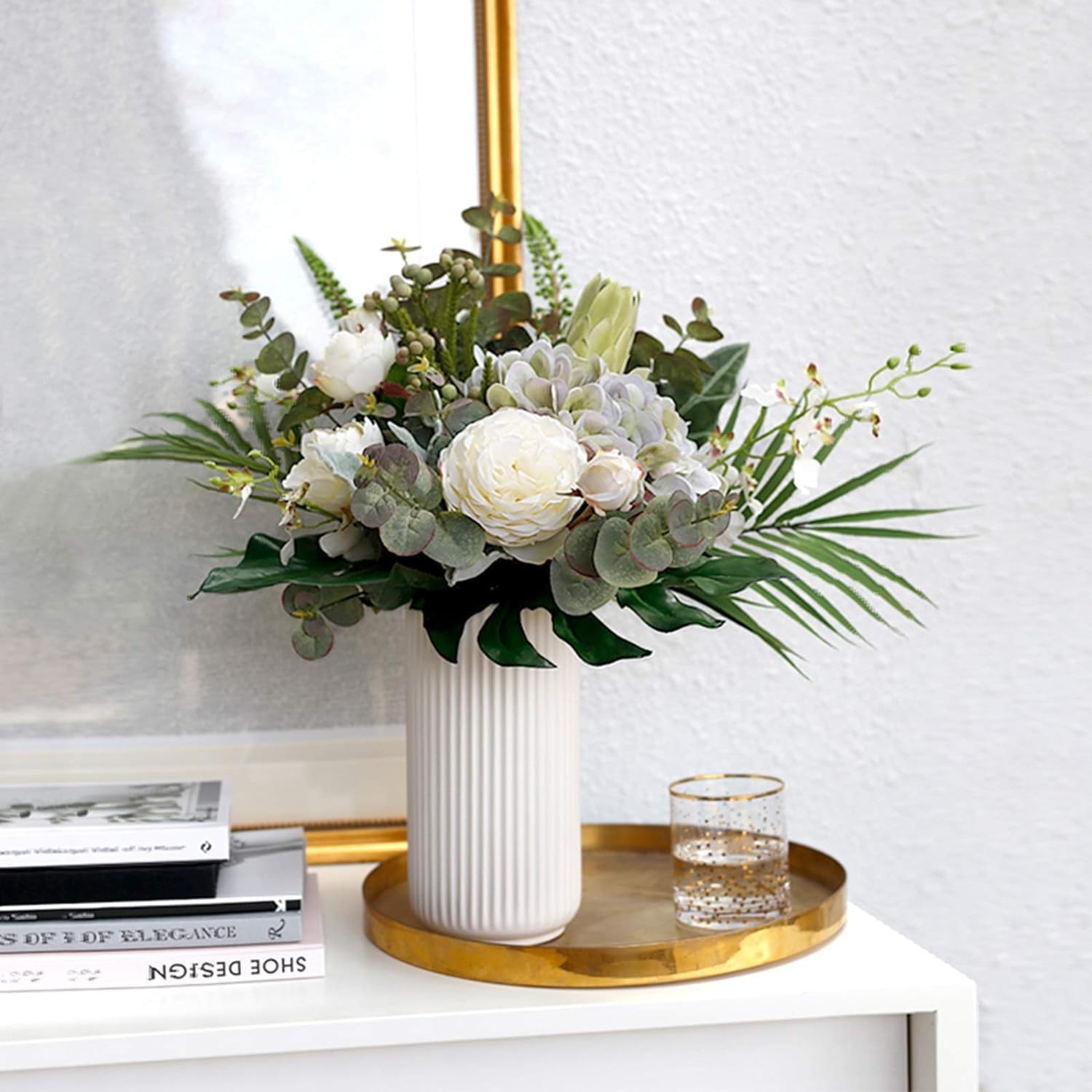 Elegantes Ramos De Flores Artificiales con Variedad De Flores Y Jarrón De Cerámica para La Decoración De Habitaciones Y Oficinas.