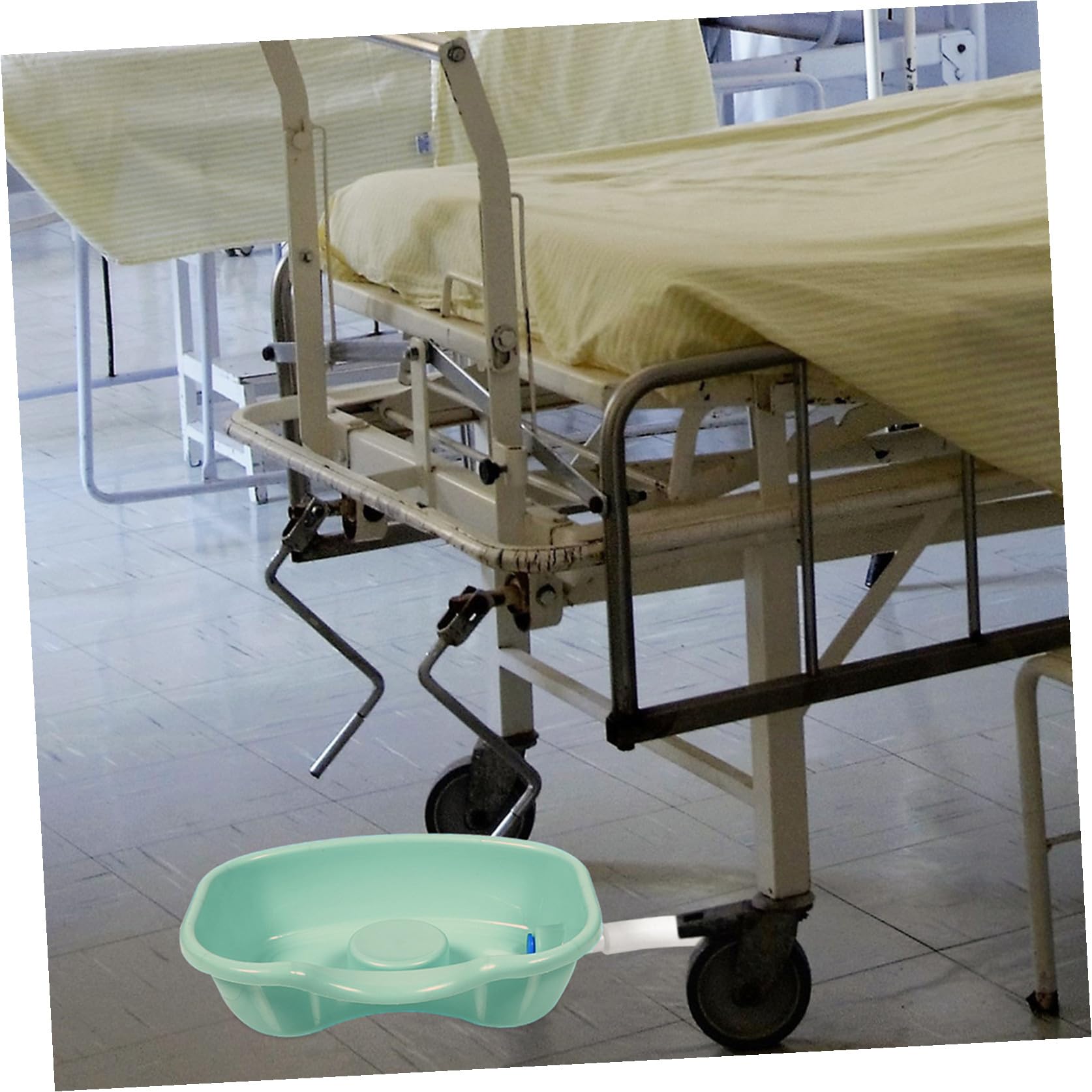 Ergonomisches Haarwaschbecken mit Glatter Oberfläche aus Kunststoff und Gebogenem Rand für Bequemes Haarewaschen im Bett für Senioren und Pflegebedürftige