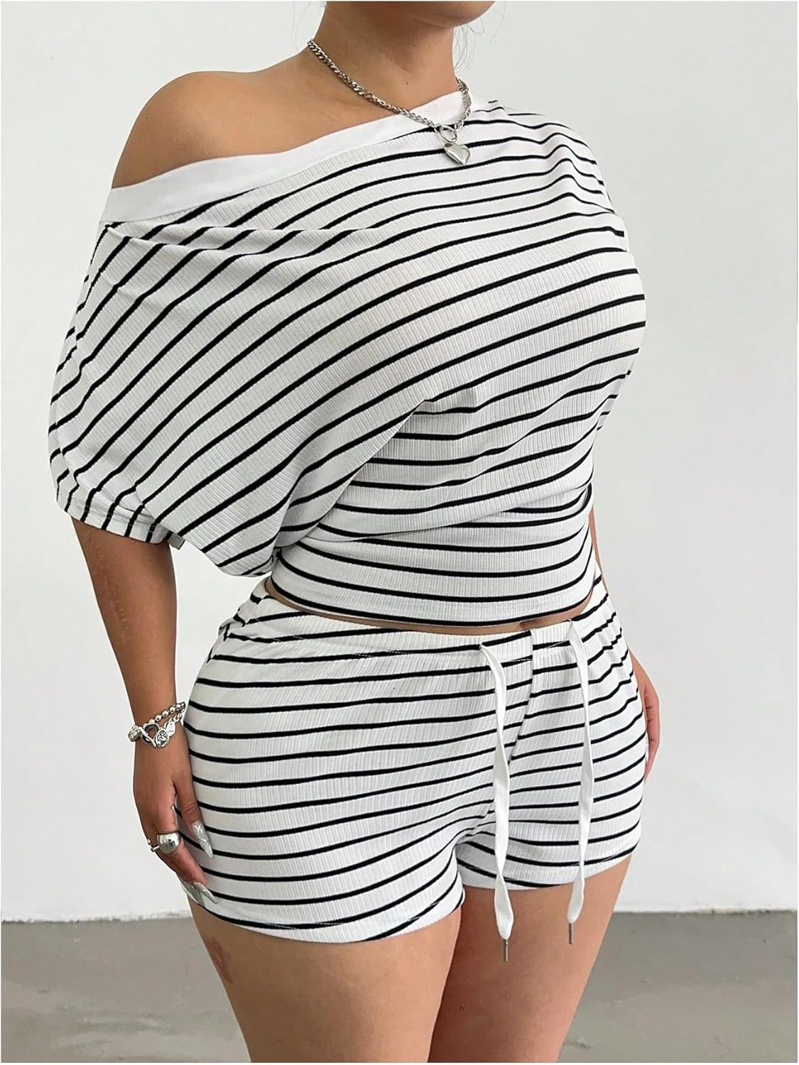 WDIRARA Women's Plus Size 2 Piece Set Striped Off the Shoulder Tee Shorts Outfits Going Out Set - Image 4