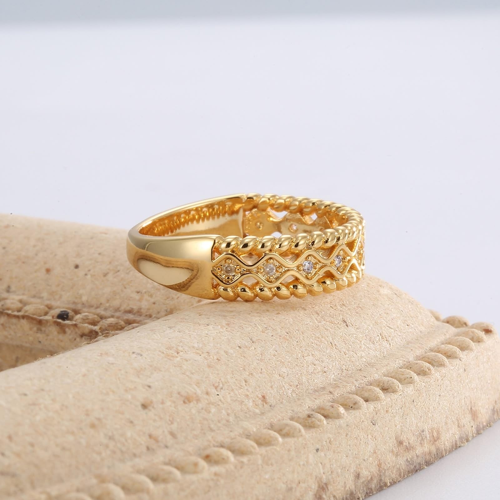 9 Karat/14 Karat/18 Karat Gelbgold Zierlicher Ring Moissanit Weiß, Hohler Vintage Ring Damen