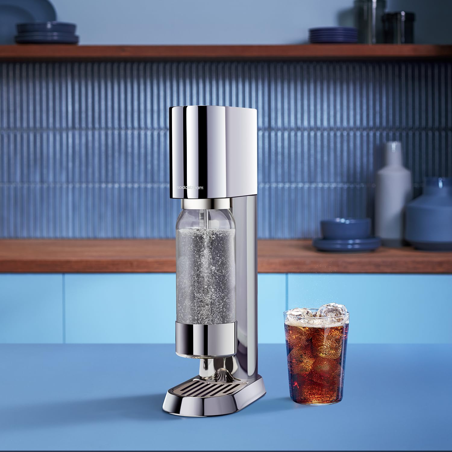 sodastream Ensō – Machine à eau pétillante avec système CO₂ Quick Connect, cylindre de gaz 60L, 1 bouteille 1L sans BPA et chiffon de nettoyage inclus, finition acier inoxydable