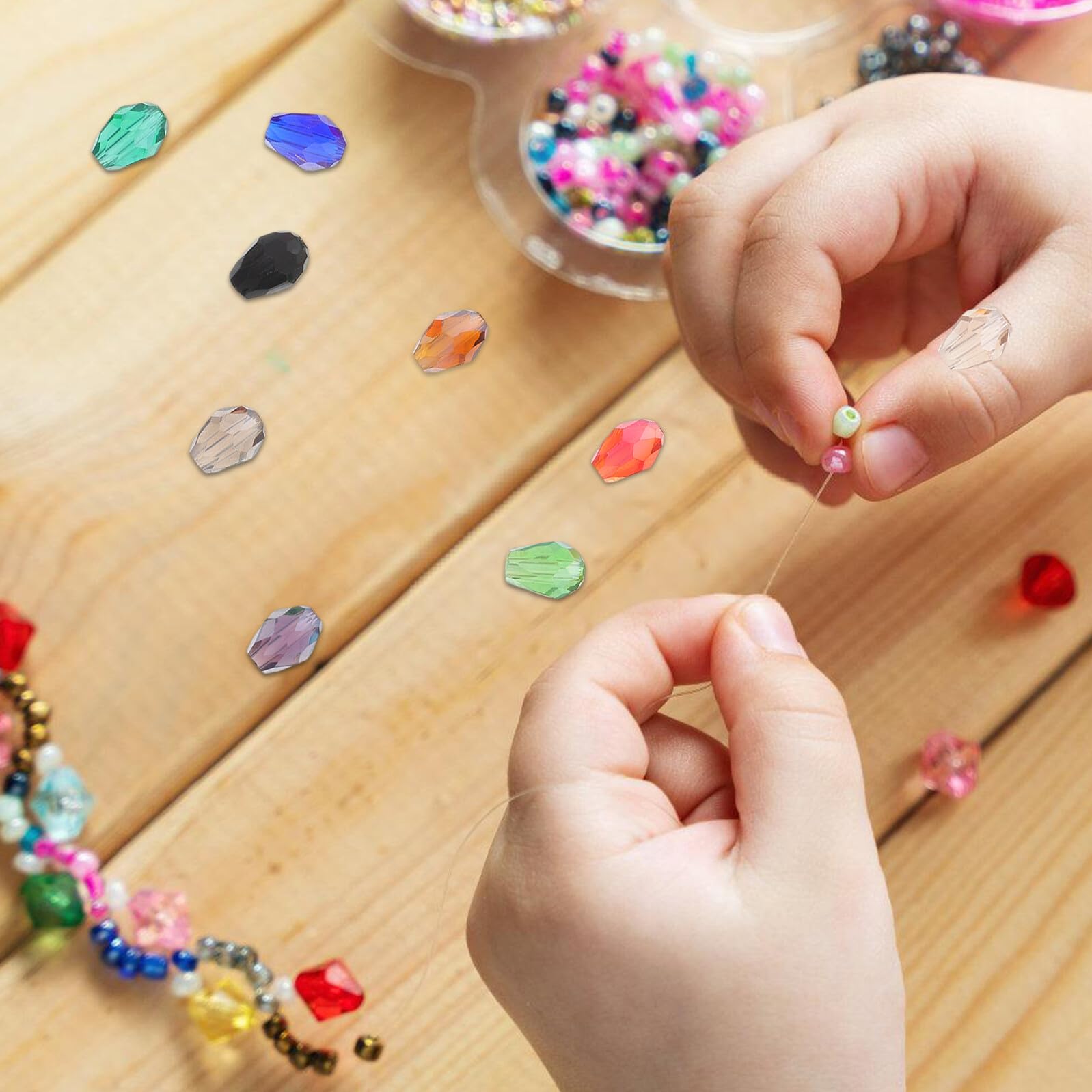 ABOOFAN 300 Stück Glasperlen in Tropfenform Bunte Schmuckperlen für Armbänder und Kreative Selbstgemacht Bastelarbeiten Praktische Kasten mit 15 Verschiedenen Farben
