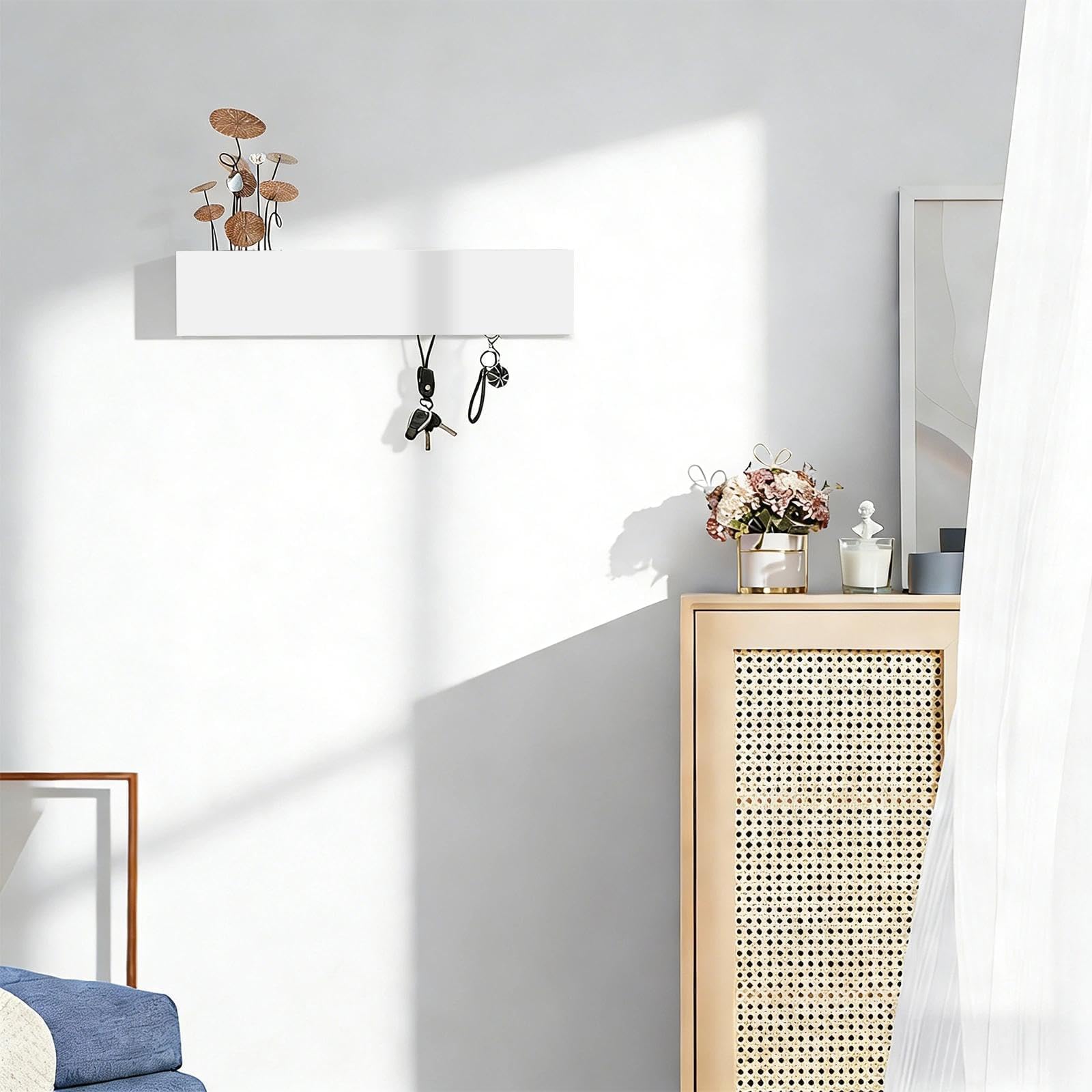 Porta Chiavi da Muro per Casa con Ripiano, Appendi Chiavi a Muro con 5 Ganci, Metallo-Legno Portachiavi da Parete Moderno, Salvaspazio, 30 x 7,5 x 6 cm, Bianco, per Ingressi, Corridoi, Soggiorni