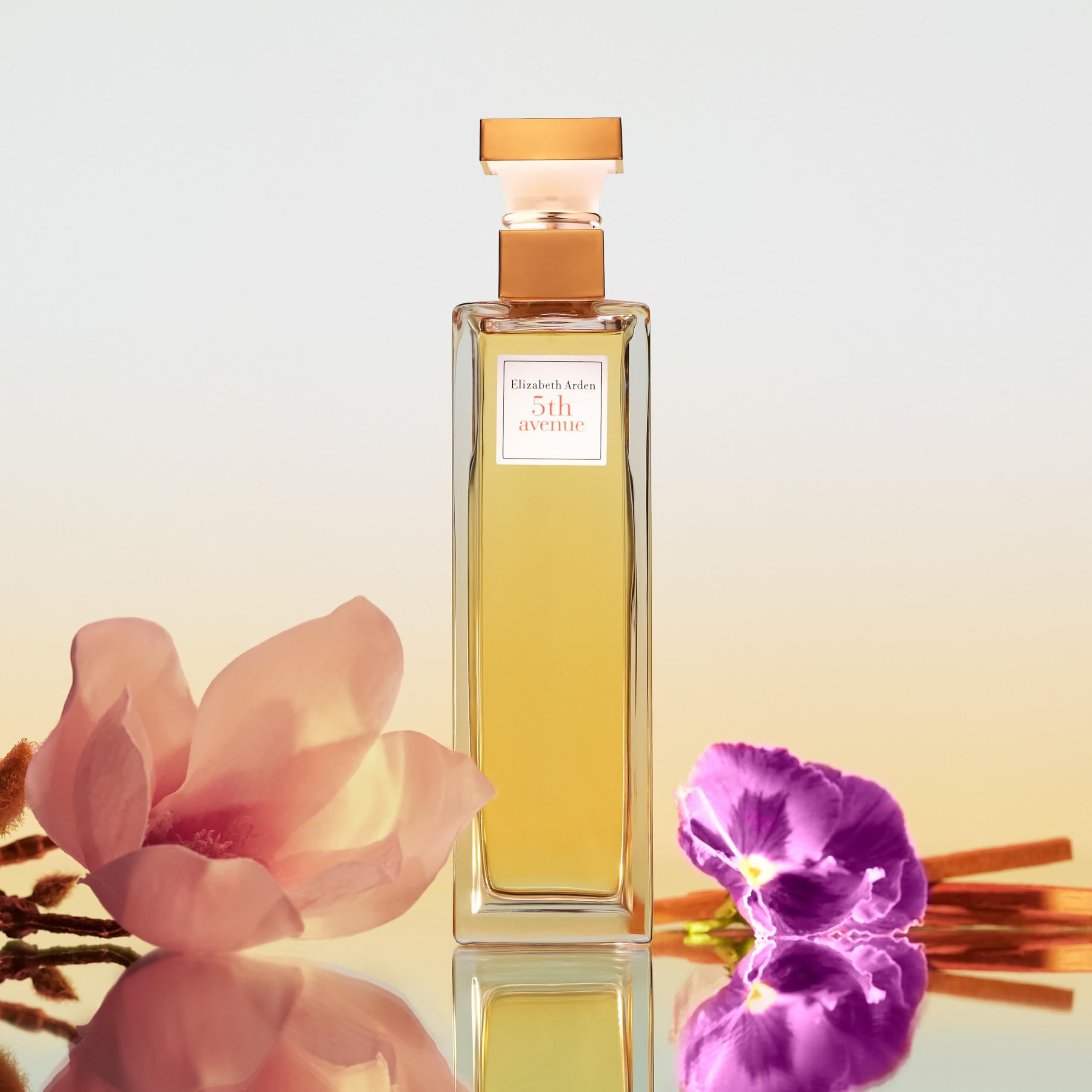 Elizabeth Arden - 5th Avenue, Eau de Parfum Spray, Profumo Femminile, Raffinato ed elegante, con Magnolia Rosa, Viola ed Ambra, Note Floreali, Profumo per Donna - 125 ml