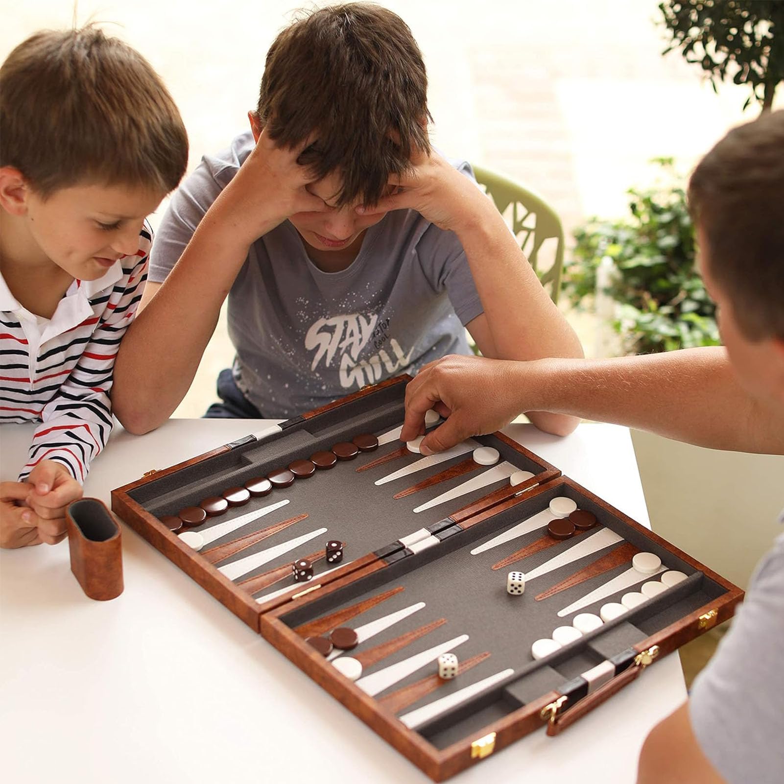 Scatola di backgammon in legno, set di backgammon da viaggio classico per 2 giocatori con custodia in pelle di alta qualità e tazza per dadi per campeggiatori e viaggiatori
