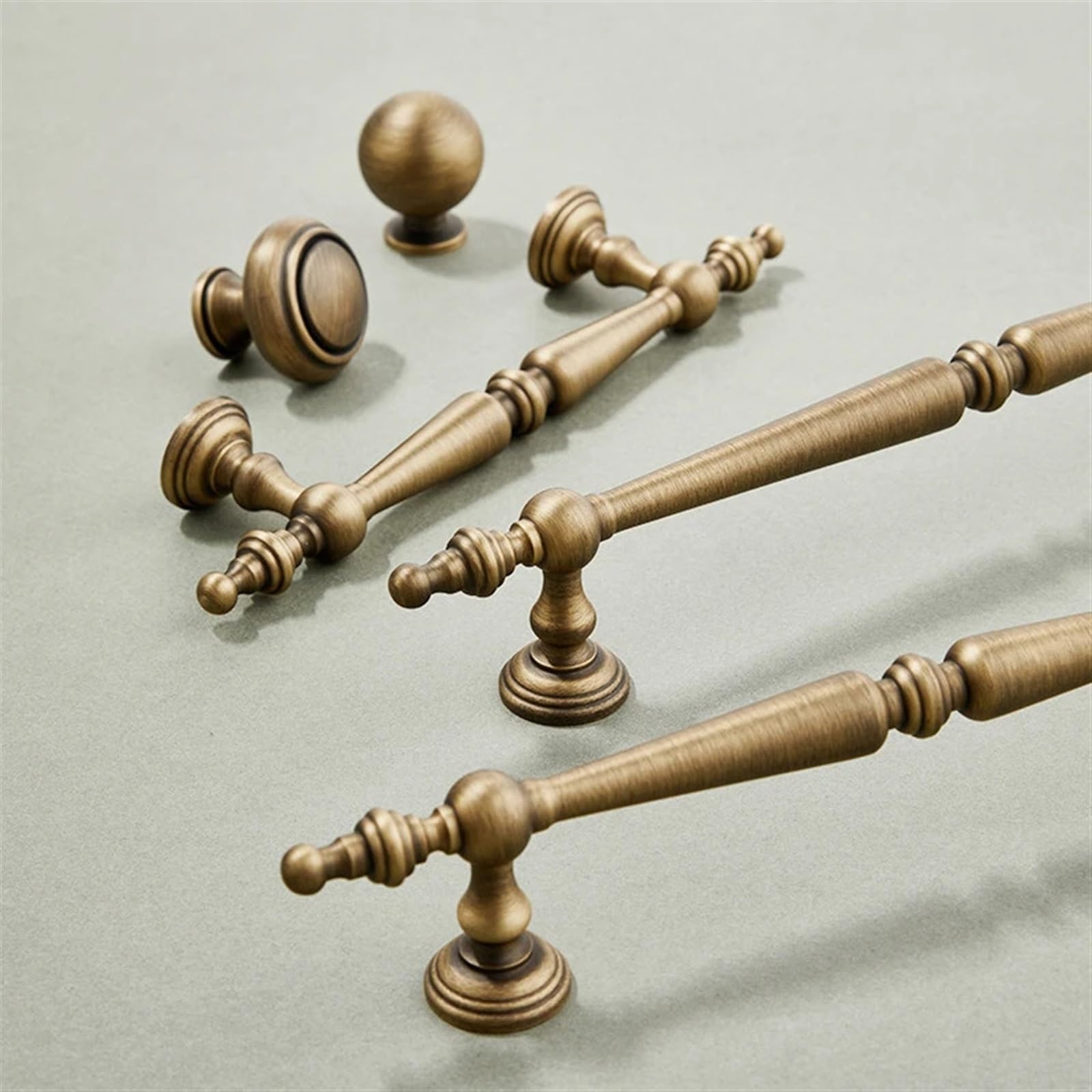 ACLDOYYV Solid Brass Cabinet Handle Furniture Pulls Kitchen Handle Antique Brass Cabint Pull European Vintage Bronze Door Handle 1Pcs (Color : Chrome-Drop Knob)