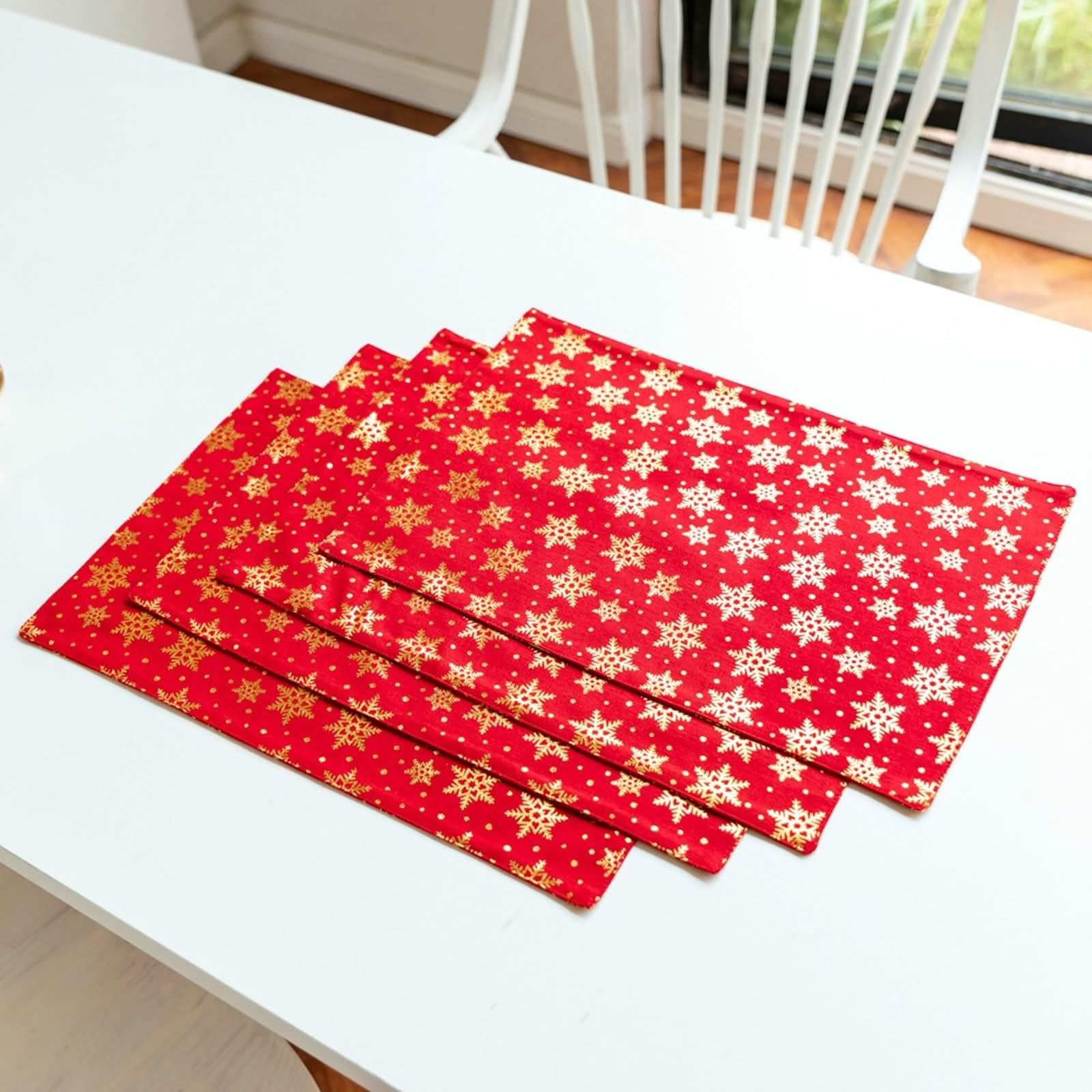 Juego de 6 manteles individuales rojos, mantel individual de desayuno de poliéster 45 x 30 cm con motivo de copos de nieve navideños