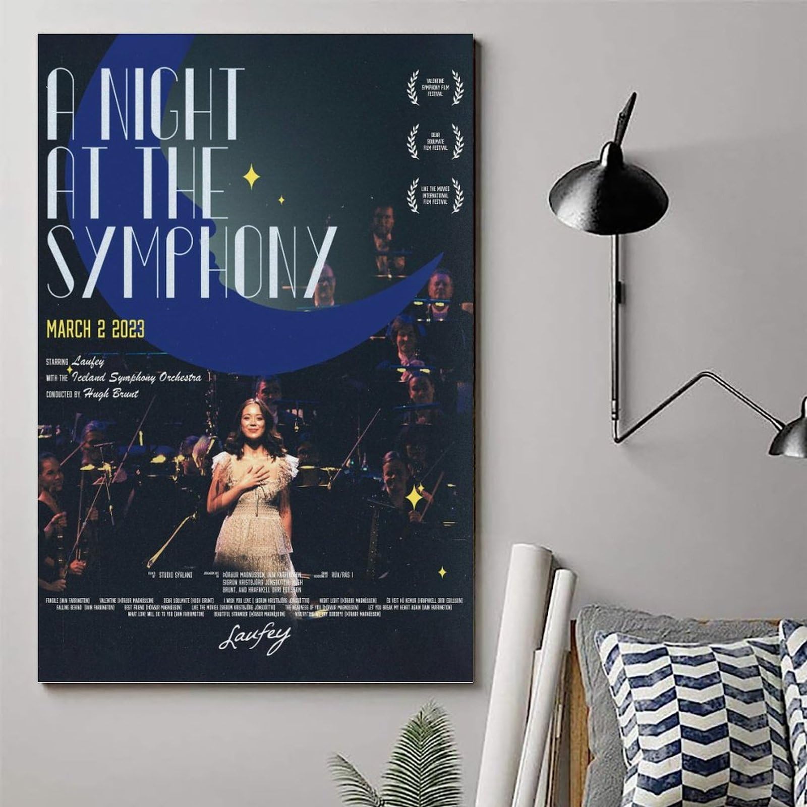 UEWYTTYYUU Laufey Poster Modern Vintage Art Aesthetic