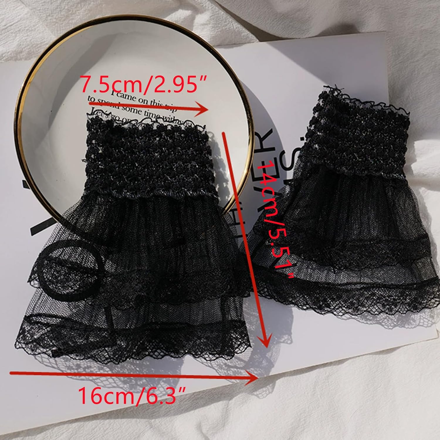 1 Pair Nail Art Photo Shoot Cuffs, Lolita Lace Gloves Women's Floral Lace Short Wrist Cuff for Wedding Masquerade