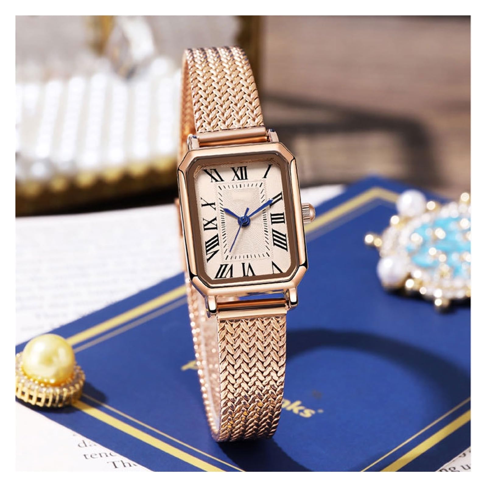 Orologio da donna al quarzo con quadrante quadrato classico e cinturino in maglia intrecciata con numeri romani. Un regalo di lusso leggero, adatto alle donne. Orologio da polso