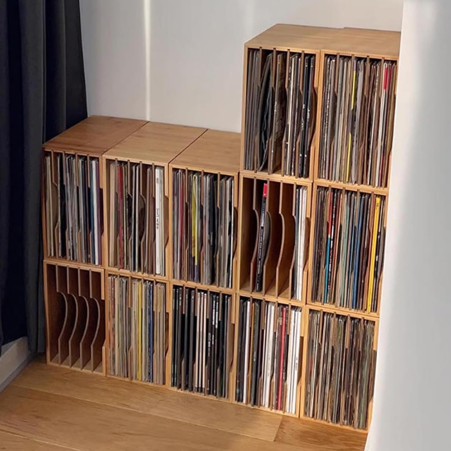 Organizer z 5 przegródkami ze zdejmowanymi przegrodami, bambusowy uchwyt do przechowywania płyt winylowych, stylowy stojak na albumy, czasopisma, książki i płyty CD