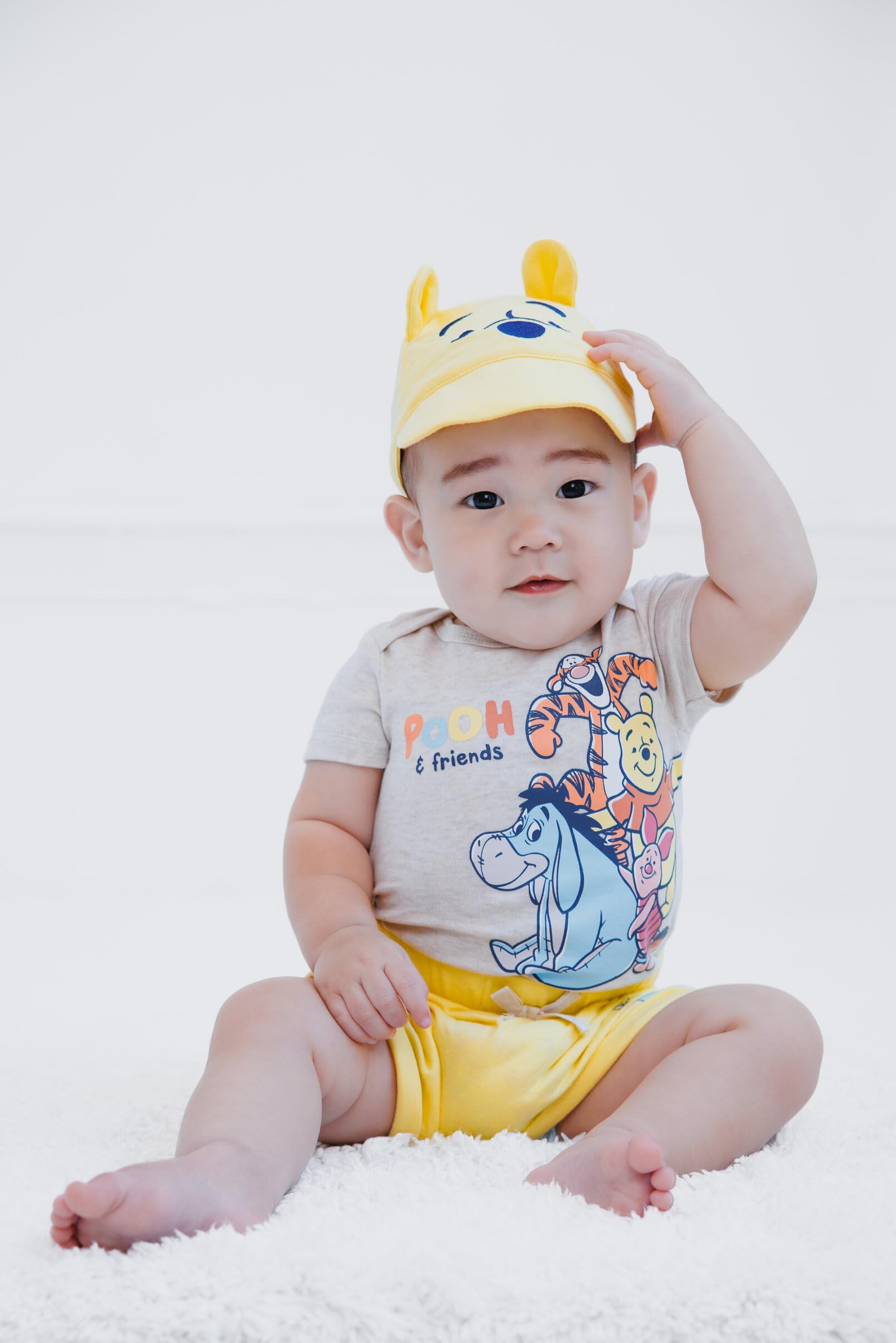 Disney Pixar 3-teiliges Baby-Set mit Overall, Shorts und Baseballkappe, Größen von Neugeborenen bis Kleinkindern (Neugeborene – 24 Monate)