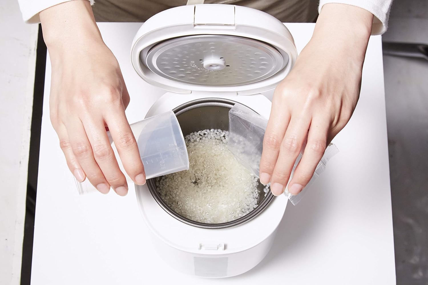 Soft Steam Rice Small Rice Cooker "Poddi" AK-PD01-WT (White)【Japan Domestic genuine products】 【Ships from JAPAN】